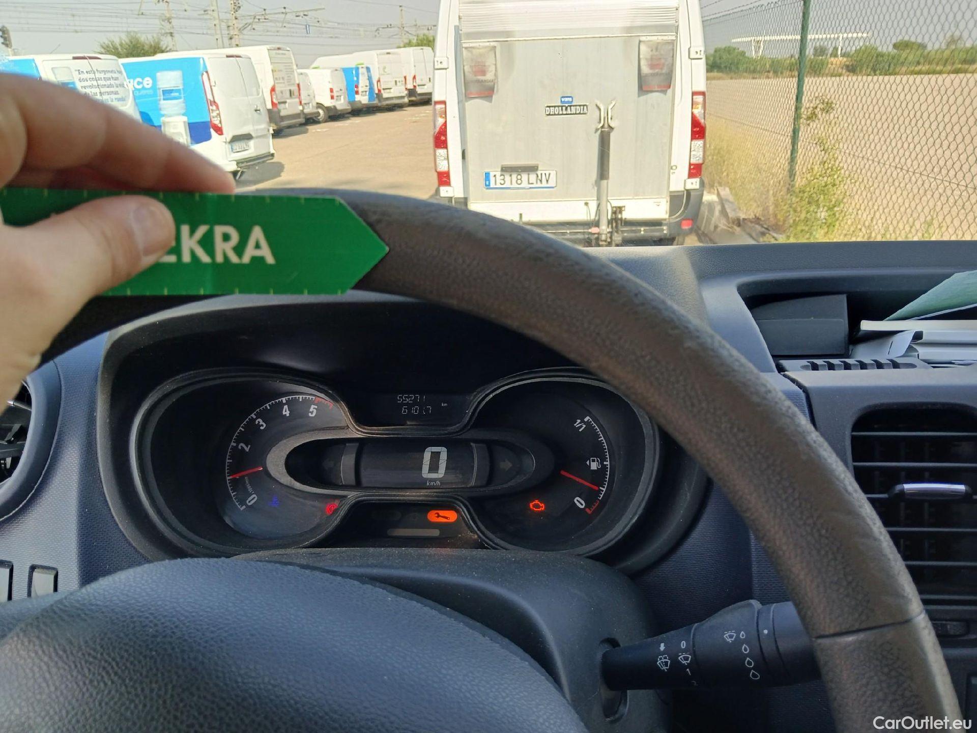  Opel  Vivaro OPEL  / 2014 / 4P / furgón 1.6CDTI 88kW (120CV) Expressio L1H1 2.9t #27