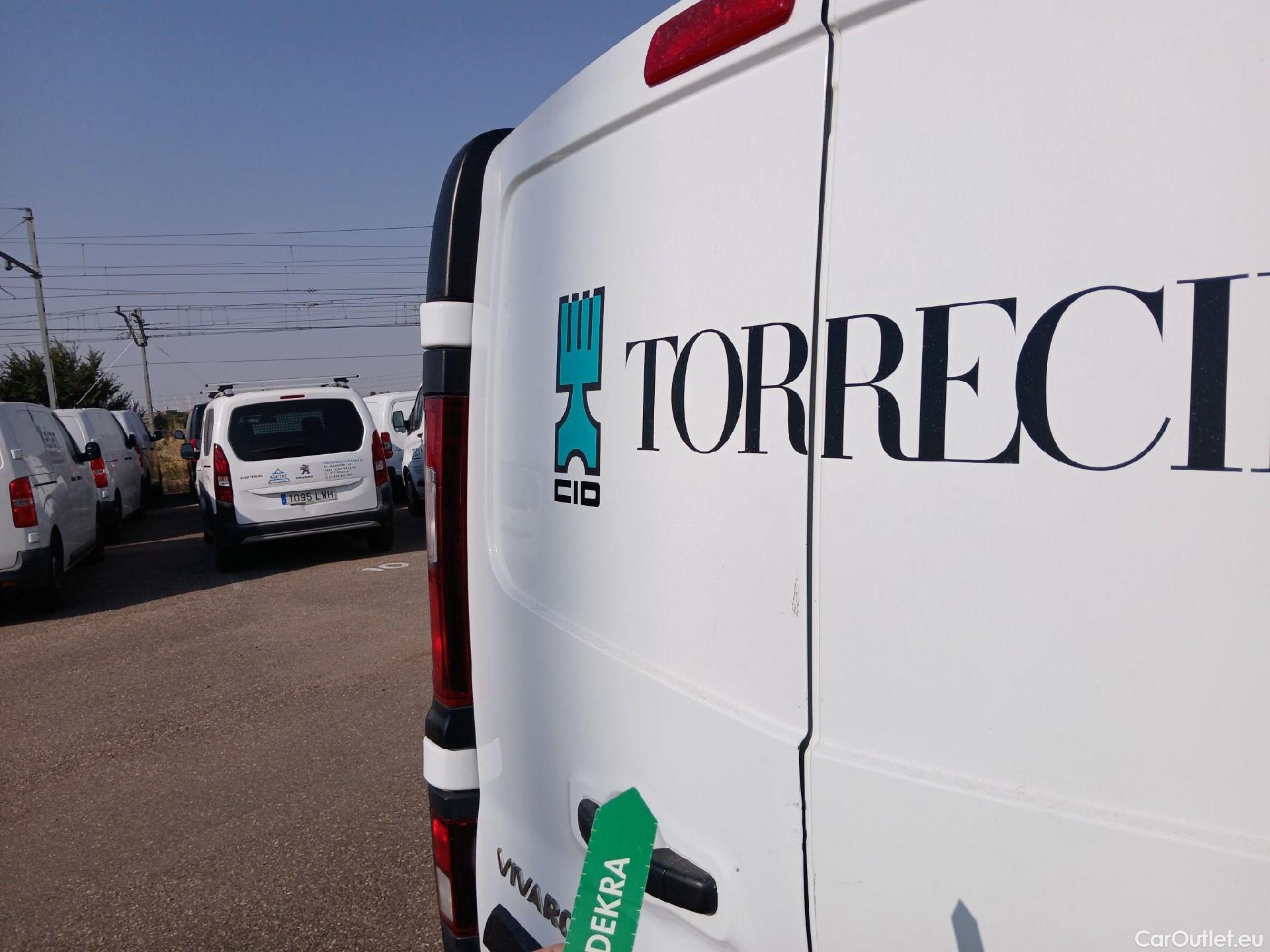  Opel  Vivaro OPEL  / 2014 / 4P / furgón 1.6CDTI 88kW (120CV) Expressio L1H1 2.9t #61