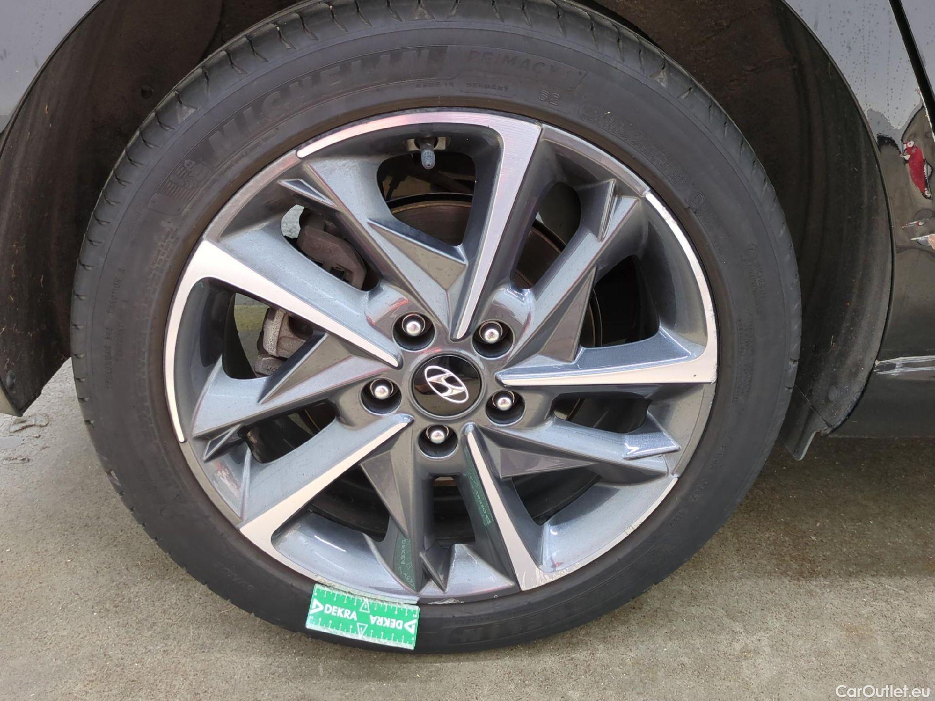  Hyundai  i30 HYUNDAI  / 2020 / 5P / Berline 1.0 T-GDI 120 DCT-7 MHEV CREATIVE #28