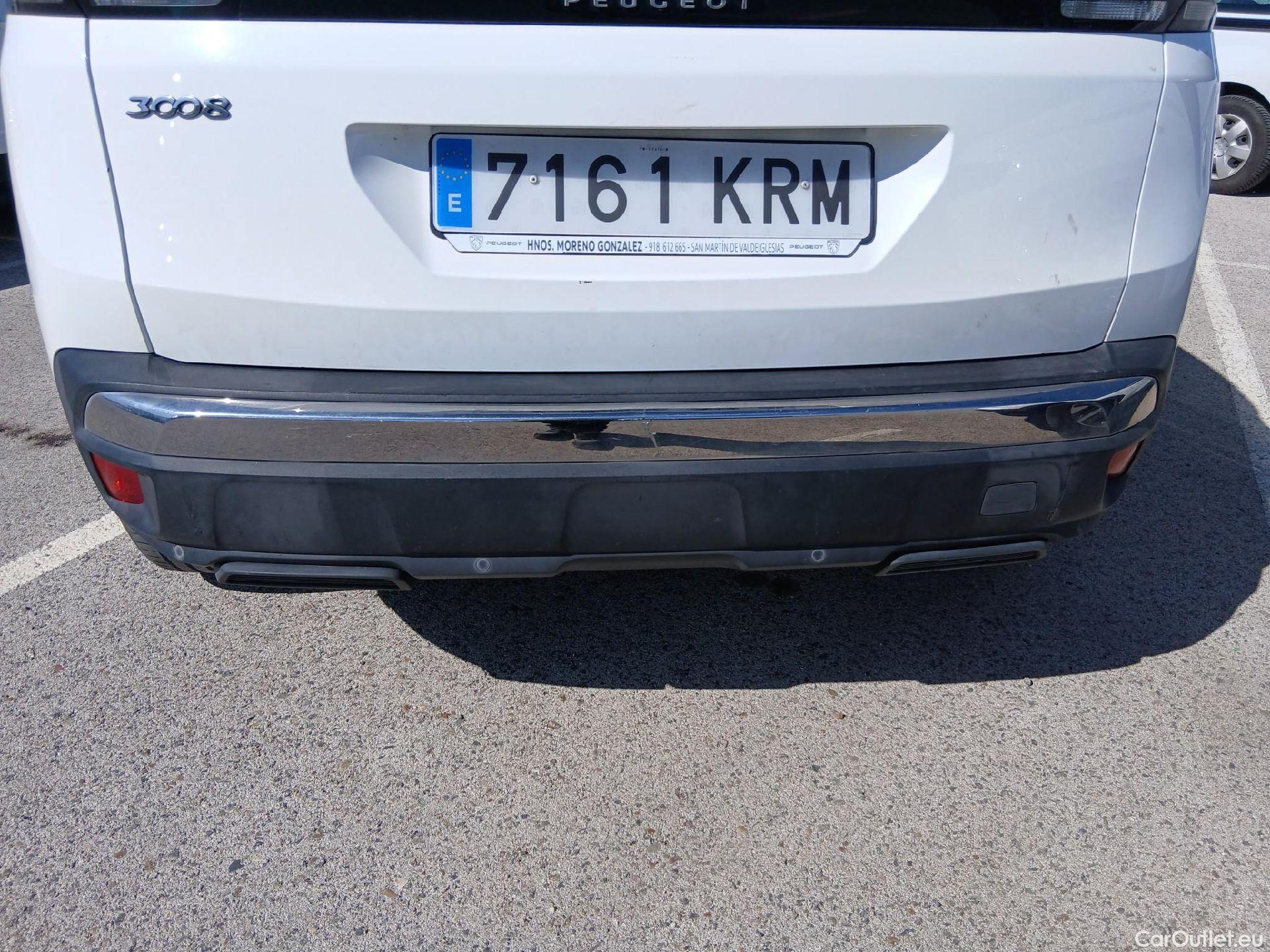  Peugeot  3008 PEUGEOT  / 2016 / 5P / todoterreno 1.2 PURETECH 96KW (130CV) ACTIVE S&S #37