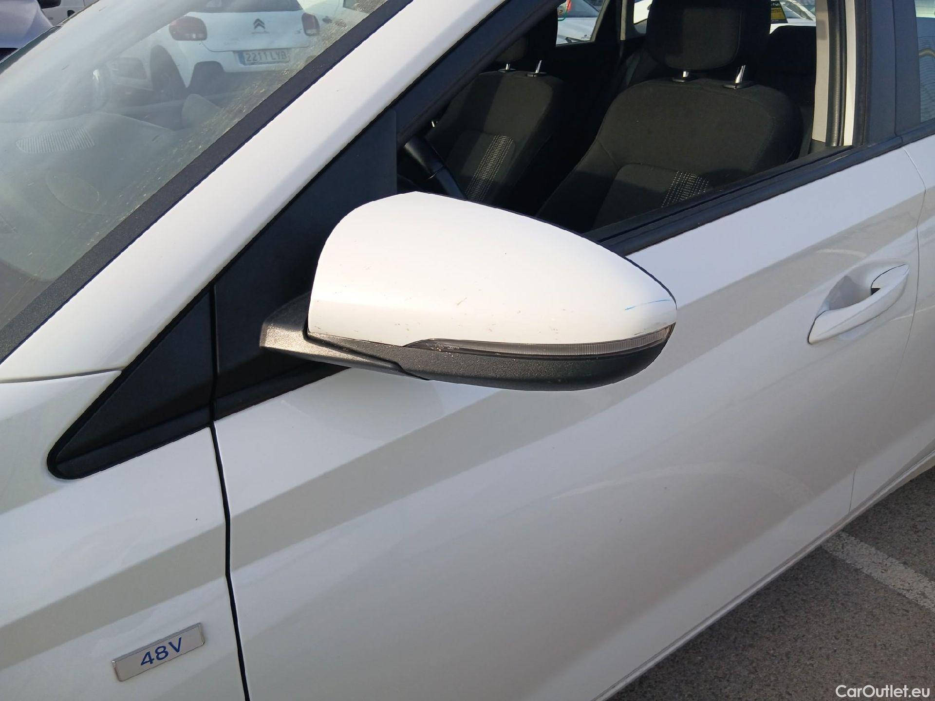  Hyundai  i20 HYUNDAI  / 2020 / 5P / berlina con portón 1.0 TGDI 74kW (100CV) 48V Essence #12