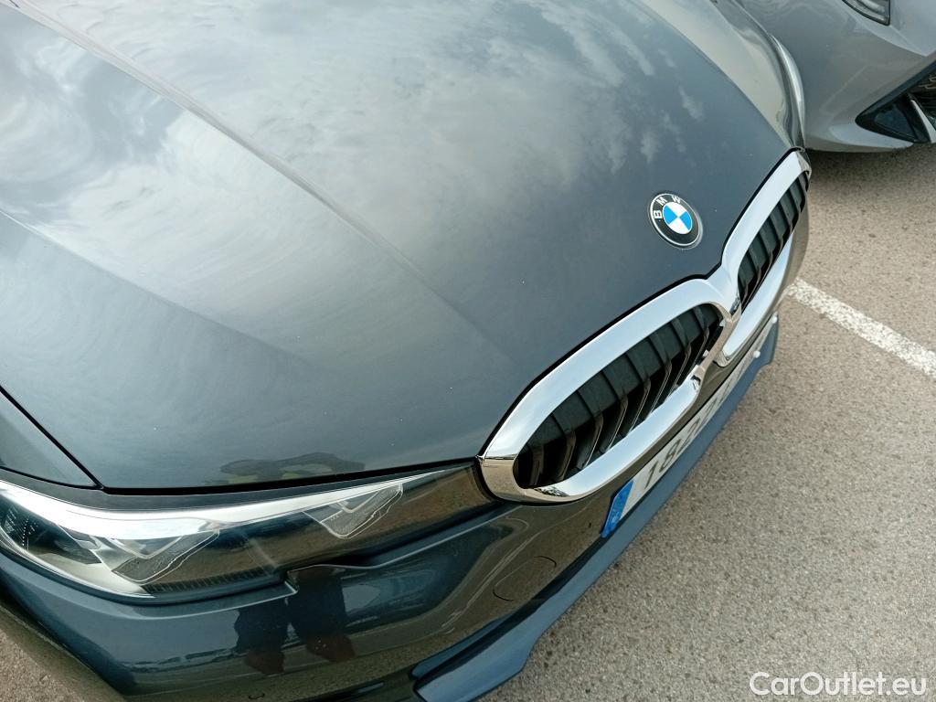  Bmw  Serie 3 BMW  / 2018 / 4P / sedán 318d Auto. #23