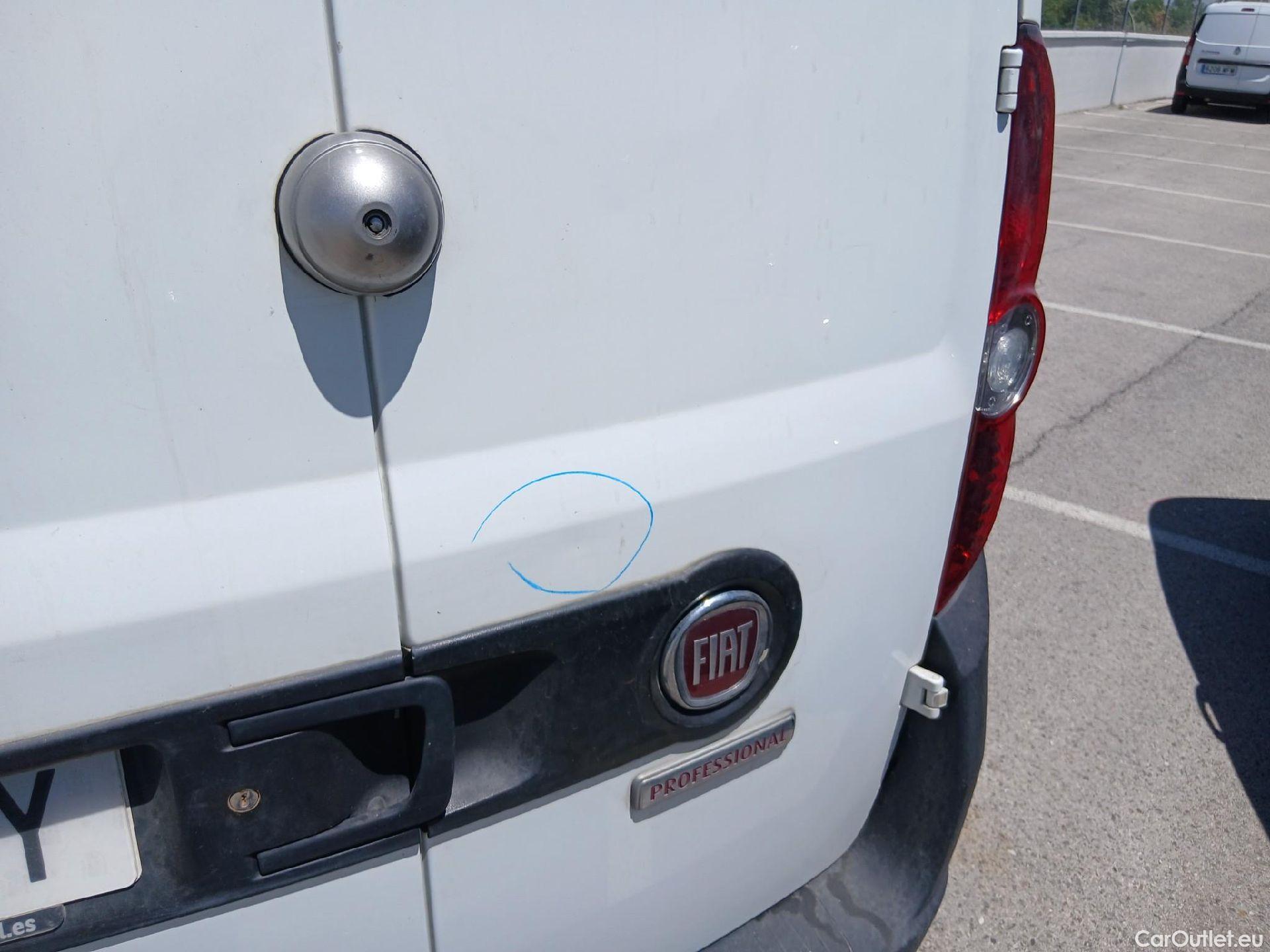  Fiat  Doblo FIAT Doblò Cargo/2015/4P/furgón derivado de turismo Cargo SX 1.6 Mjet 66kW (90CV) (AC) #20