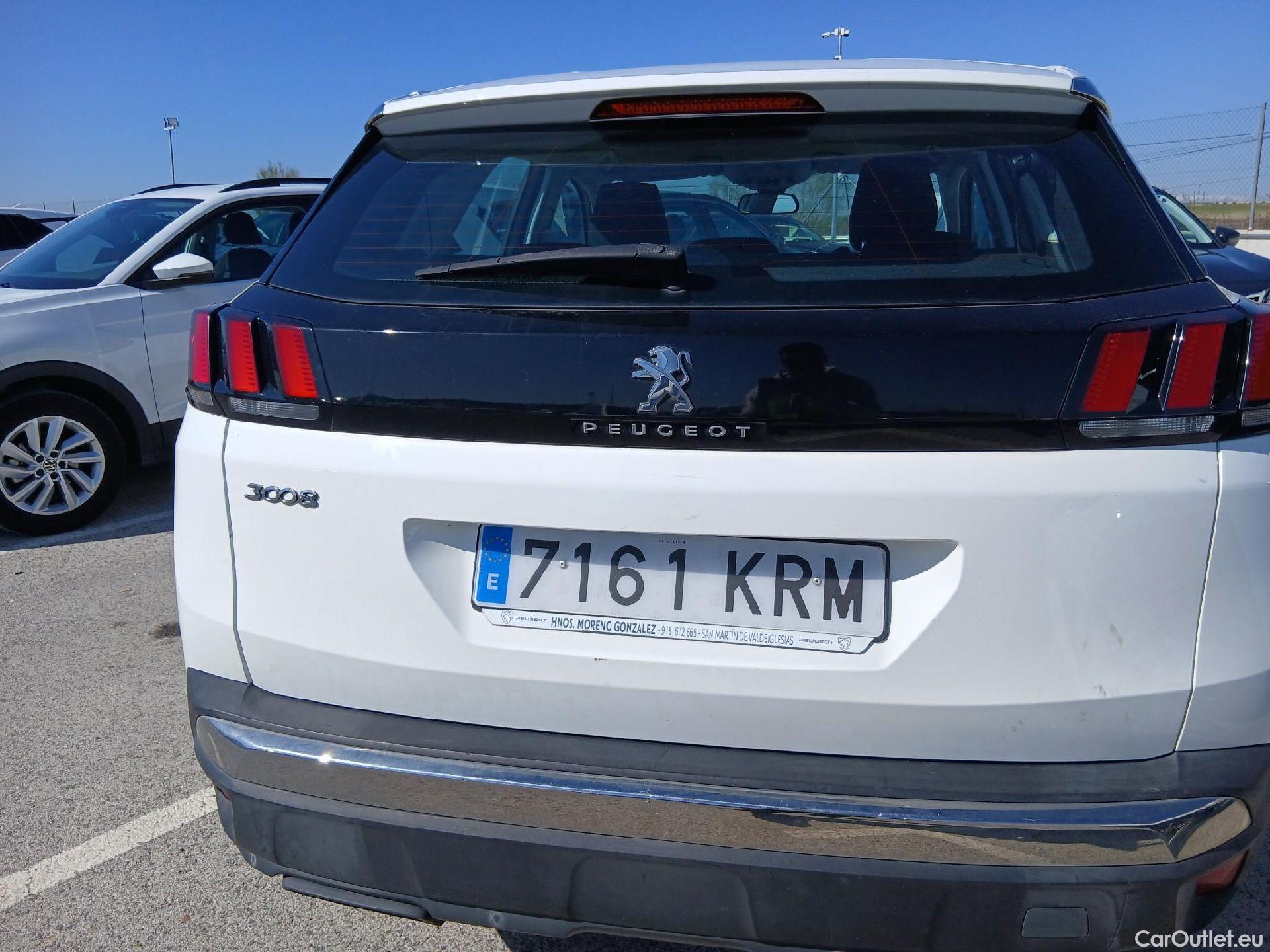  Peugeot  3008 PEUGEOT  / 2016 / 5P / todoterreno 1.2 PURETECH 96KW (130CV) ACTIVE S&S #40