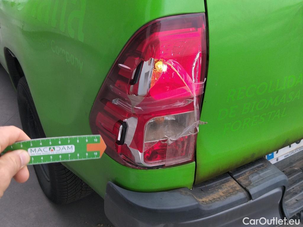  Toyota  Hilux TOYOTA  / 2020 / 4P / pickup 2.4 D-4D Cabina Doble GX #6
