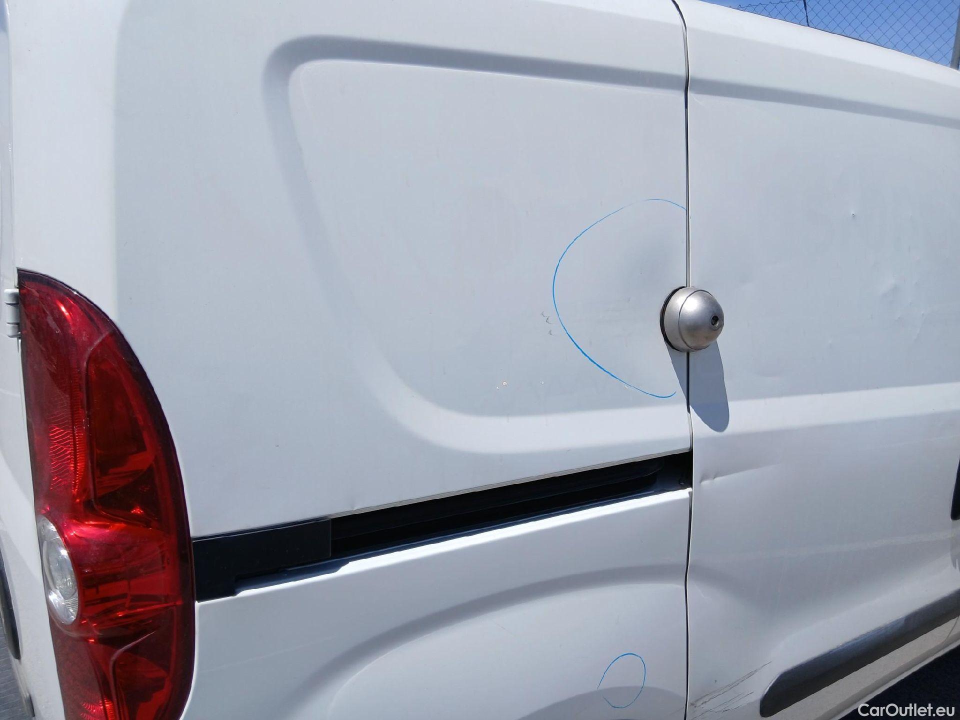  Fiat  Doblo FIAT Doblò Cargo/2015/4P/furgón derivado de turismo Cargo SX 1.6 Mjet 66kW (90CV) (AC) #26