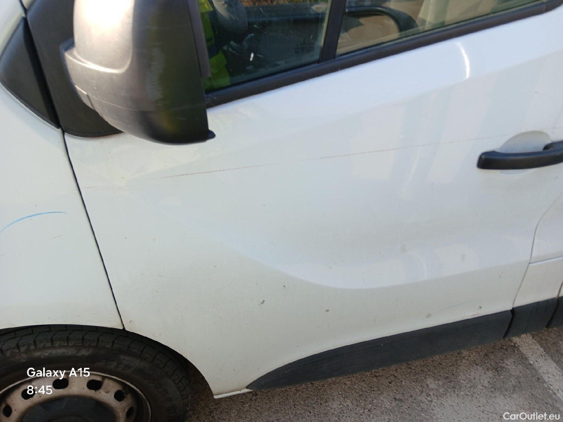  Renault  Trafic RENAULT  / 2014 / 4P / furgón Furgón 27 L1H1 dCi 88kW (120CV) #48
