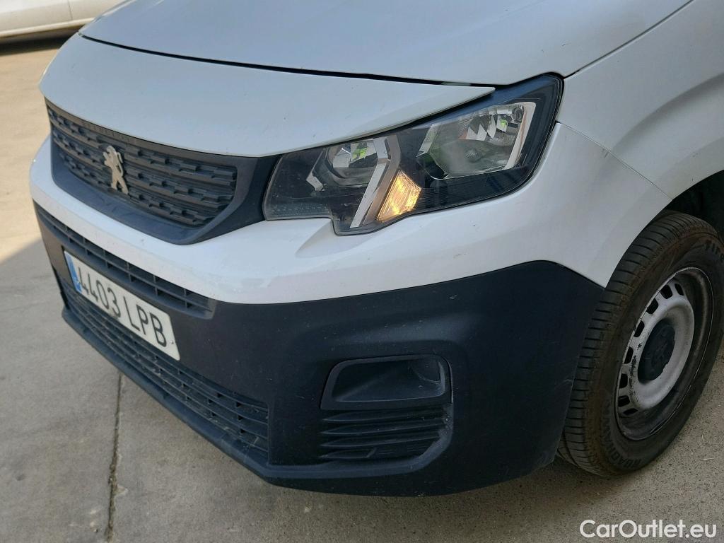  Peugeot  Partner PEUGEOT  / 2018 / 3P / furgón derivado de turismo Pro Standard 600kg BlueHDi 73kW #18