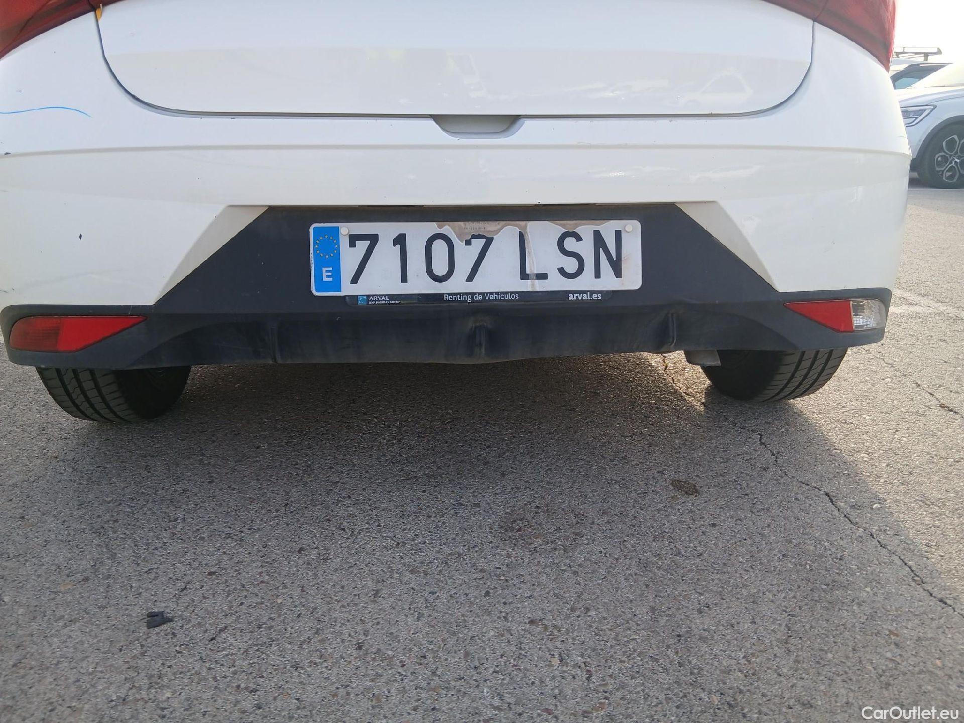  Hyundai  i20 HYUNDAI  / 2020 / 5P / berlina con portón 1.0 TGDI 74kW (100CV) 48V Essence #24