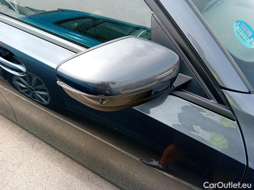  Bmw  Serie 3 BMW  / 2018 / 4P / sedán 318d Auto. #19
