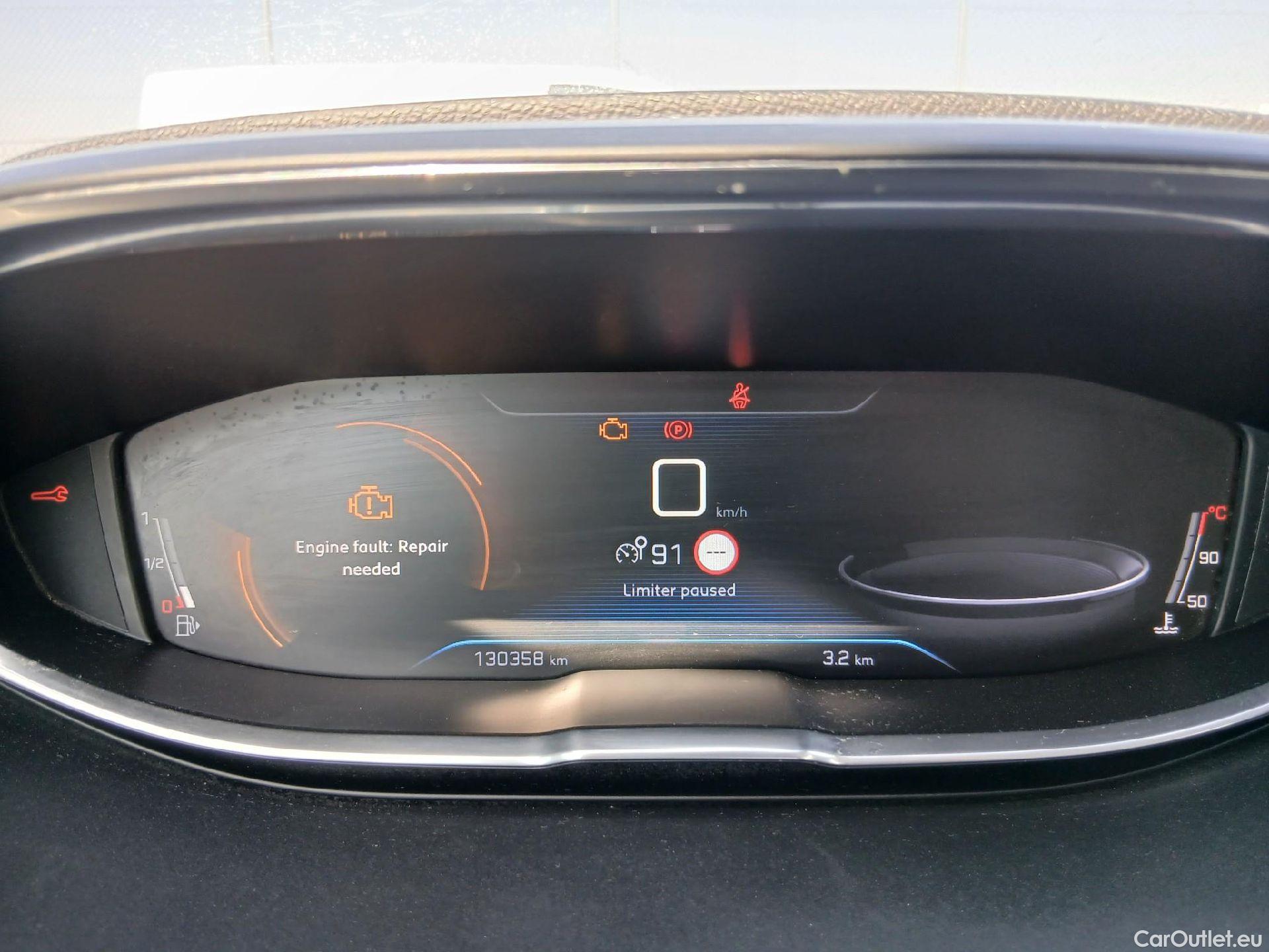  Peugeot  3008 PEUGEOT  / 2016 / 5P / todoterreno 1.2 PURETECH 96KW (130CV) ACTIVE S&S #1