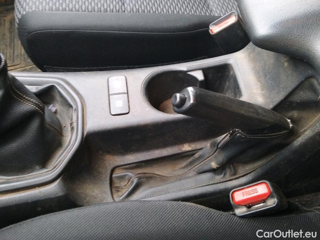  Toyota  Hilux TOYOTA  / 2020 / 4P / pickup 2.4 D-4D Cabina Doble GX #28