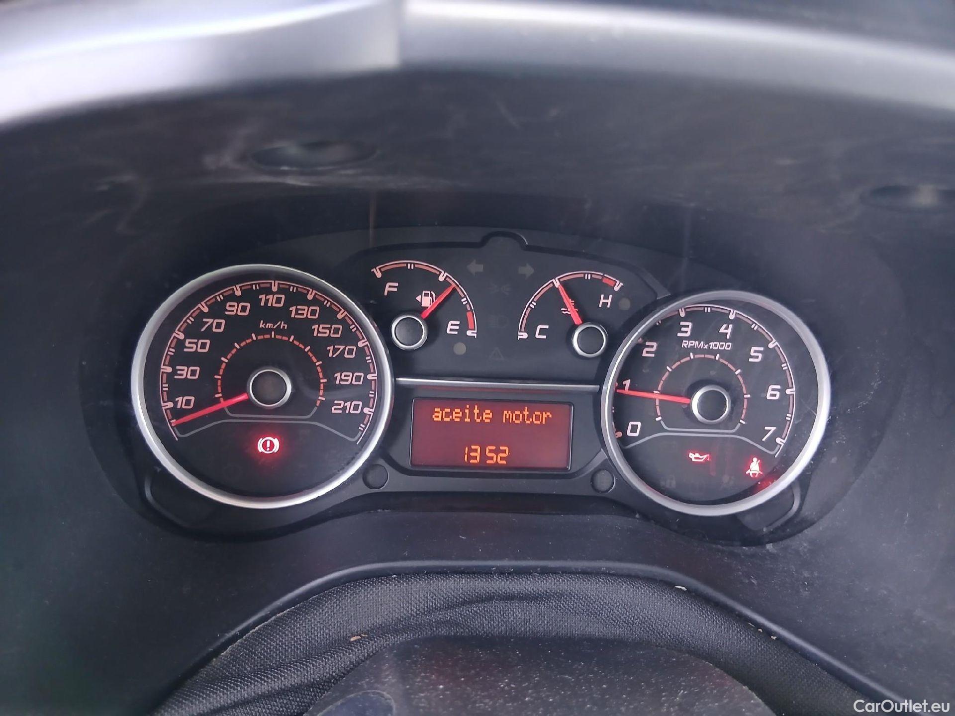  Fiat  Doblo FIAT Doblò Cargo/2015/4P/furgón derivado de turismo Cargo SX 1.6 Mjet 66kW (90CV) (AC) #1