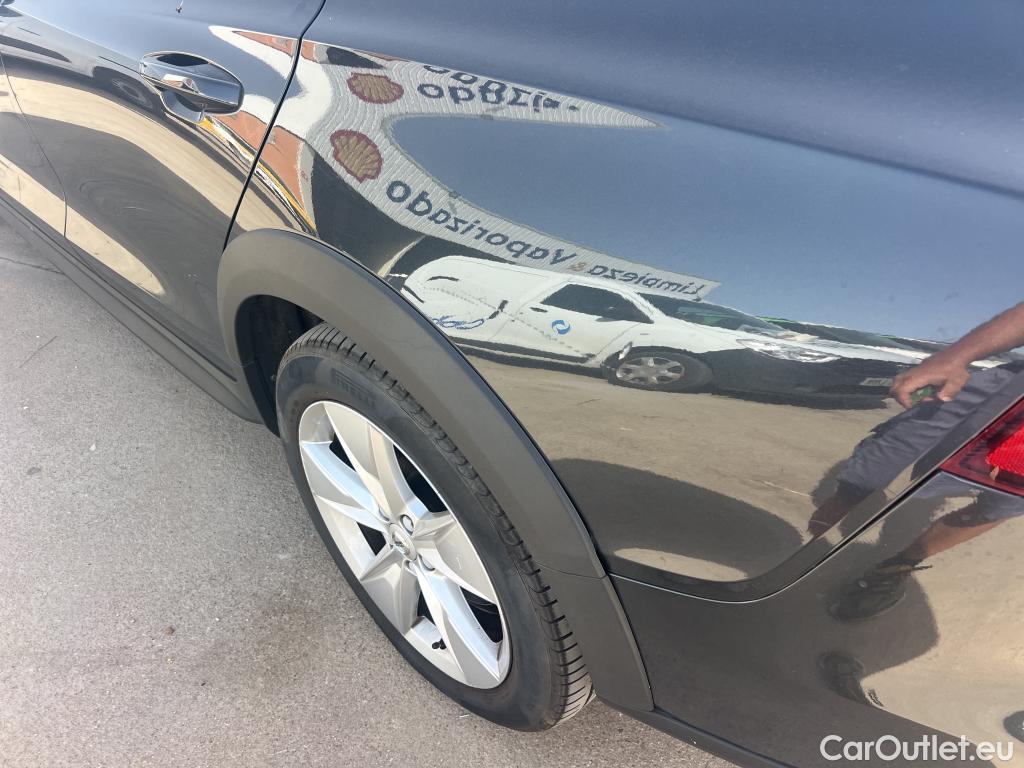  Volvo  V60 VOLVO  Cross Country / 2018 / 5P / familiar 2.0 T5 AUTO #13