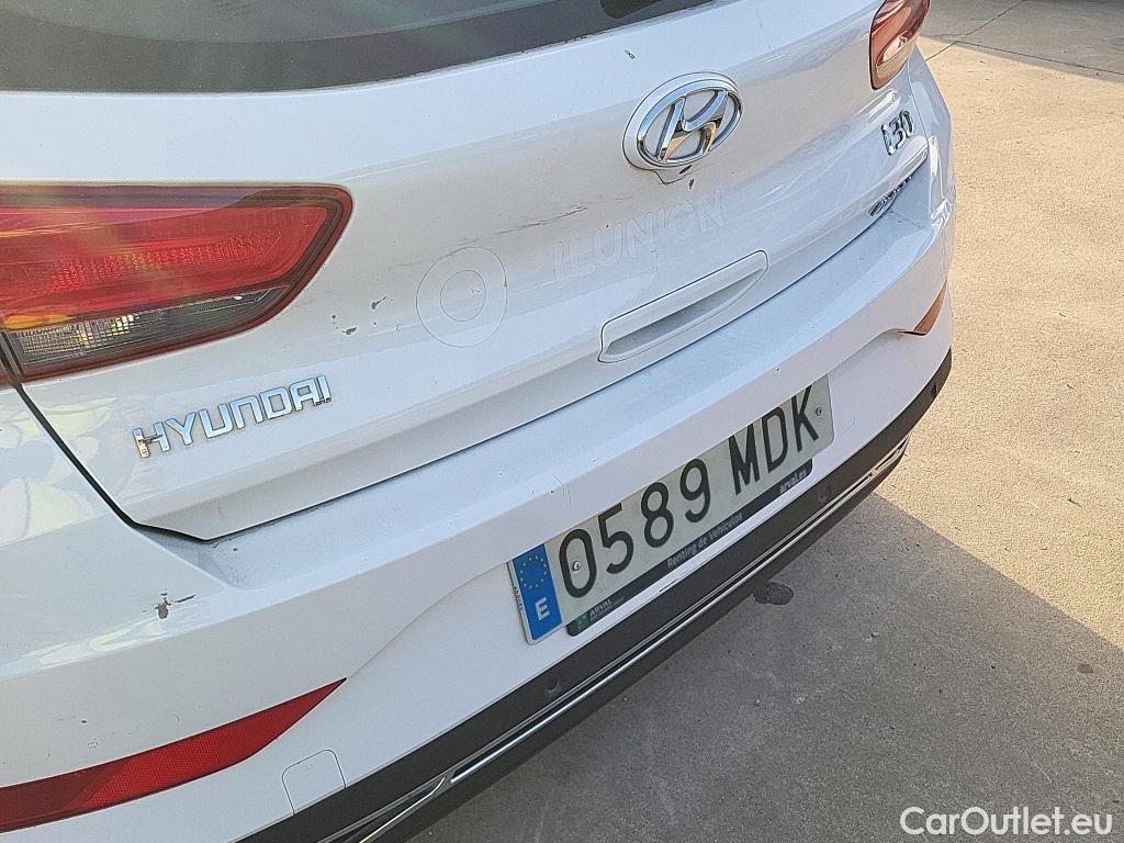  Hyundai  i30 HYUNDAI  / 2020 / 5P / berlina con portón 1.0 TGDI 48V Klass #11