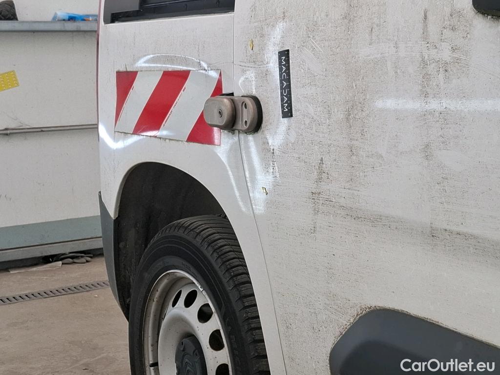  Citroen  Berlingo  Fourgon Club M 1000 1.2 PureTech 130CV BVA8 E6d #9
