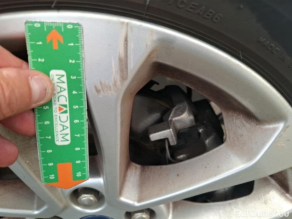  Ford  Kuga FORD  / 2019 / 5P / SUV 2.5 190 hybrid Flexifuel Pshift Titanium #79