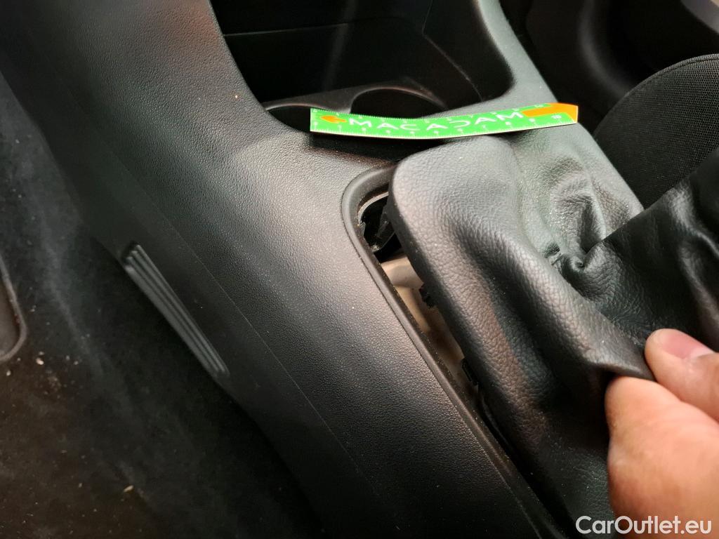  Citroen  C3 CITROEN  2016 5P Berline PureTech 110 BVM6 Feel #19