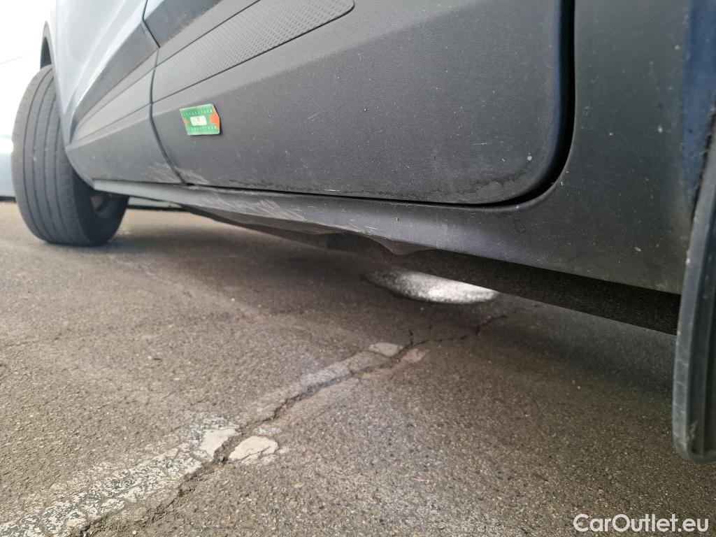  Ford  Kuga FORD  / 2019 / 5P / SUV 2.5 190 hybrid Flexifuel Pshift Titanium #70