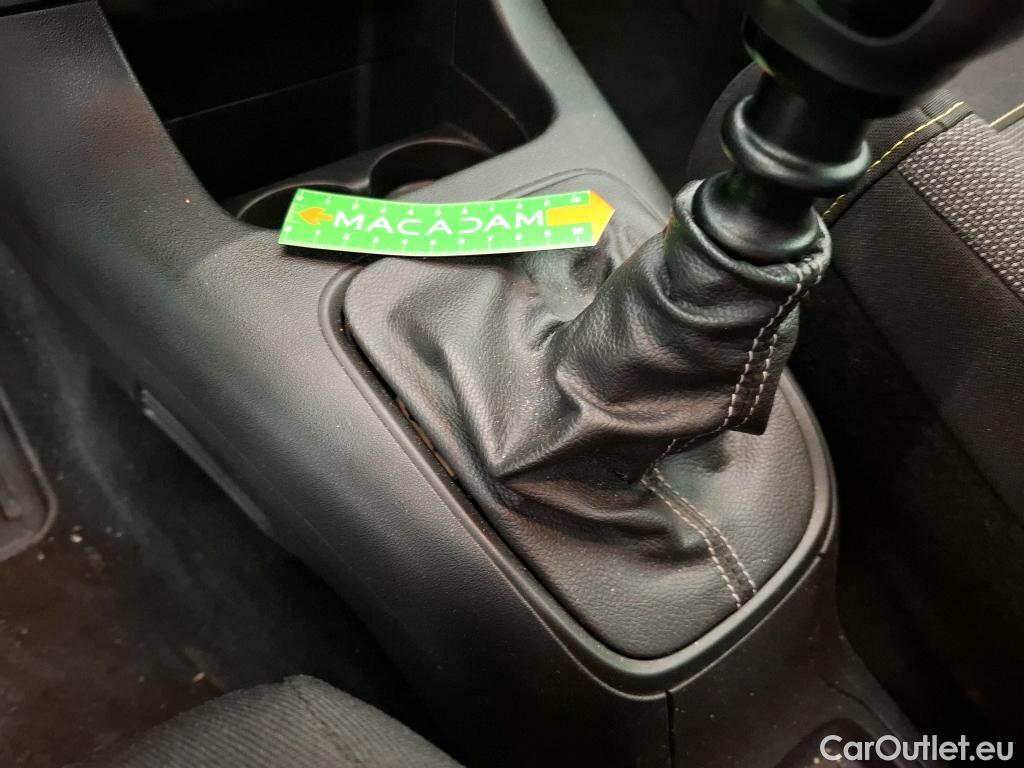  Citroen  C3 CITROEN  2016 5P Berline PureTech 110 BVM6 Feel #18