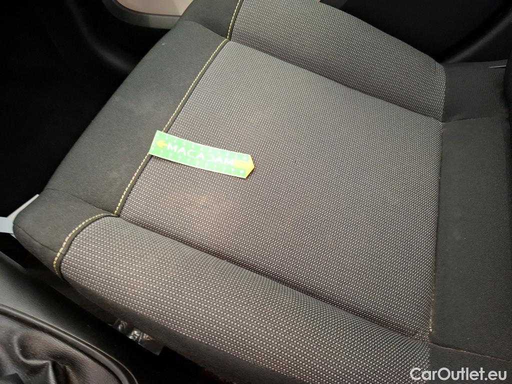  Citroen  C3 CITROEN  2016 5P Berline PureTech 110 BVM6 Feel #16