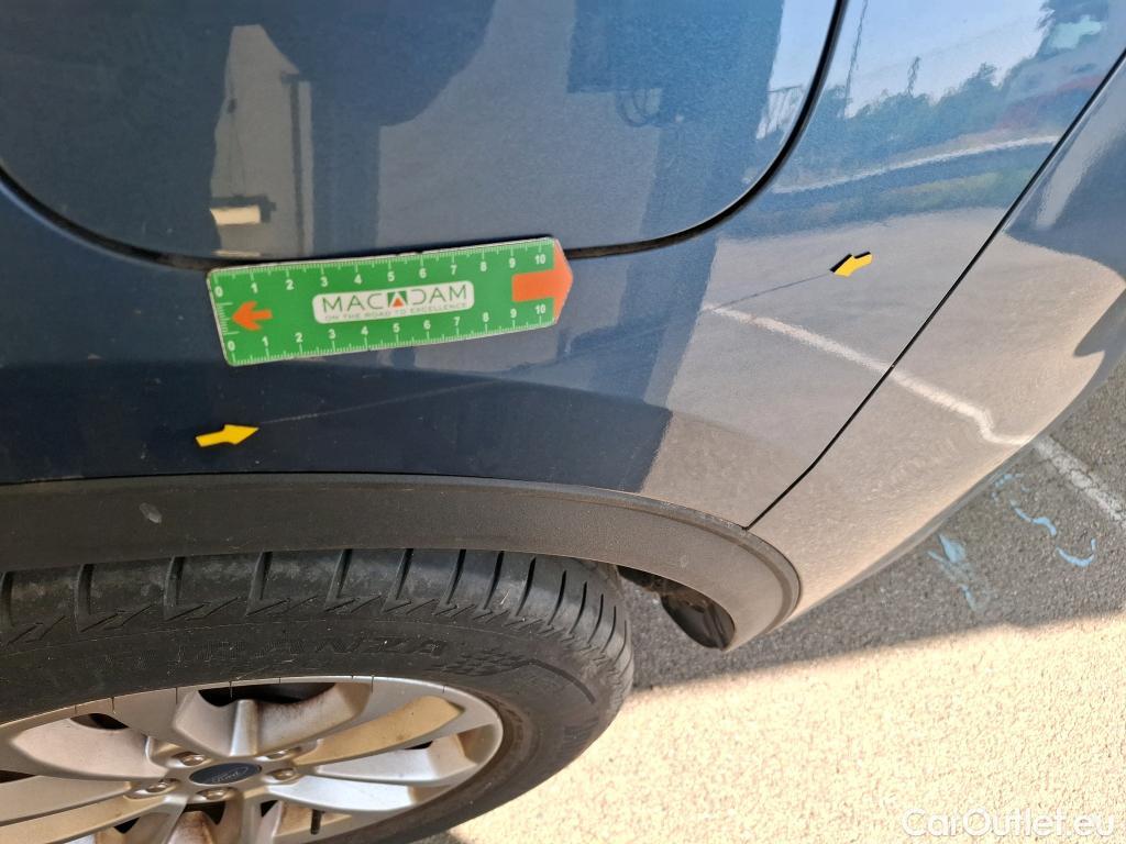  Ford  Kuga FORD  / 2019 / 5P / SUV 2.5 190 hybrid Flexifuel Pshift Titanium #102