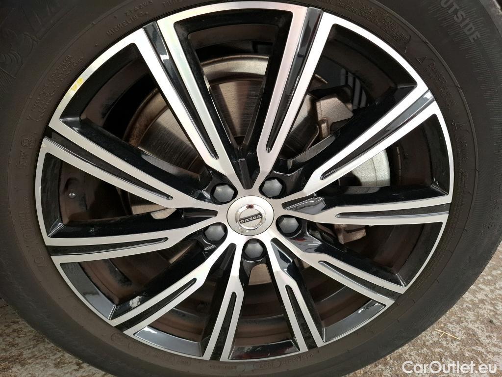  Volvo  XC60 VOLVO  / 2017 / 5P / SUV Rchrg T6 340 GT 8 Inscr Luxe #2