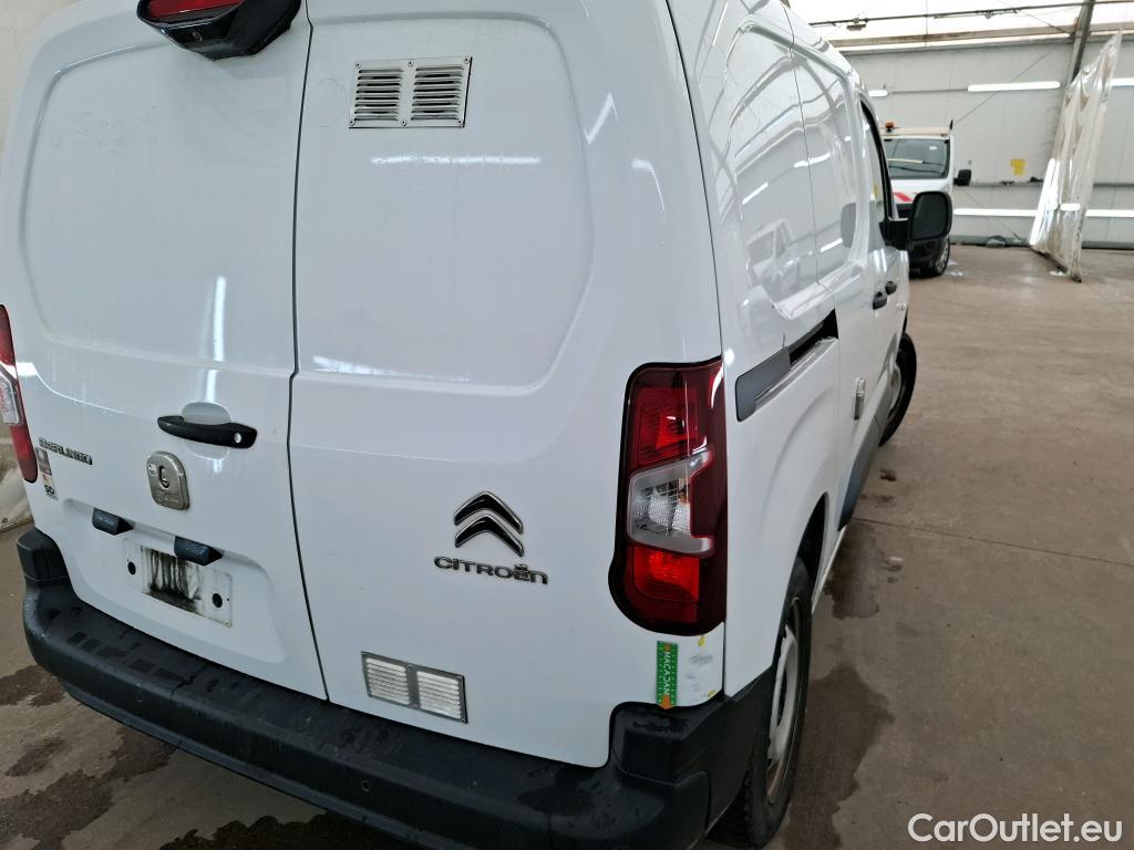 Citroen  Berlingo CITROEN  / 2018 / 4P / Fourgonnette M 1000kg PureTech 110 BVM6 Driver (Ex 732S) #16