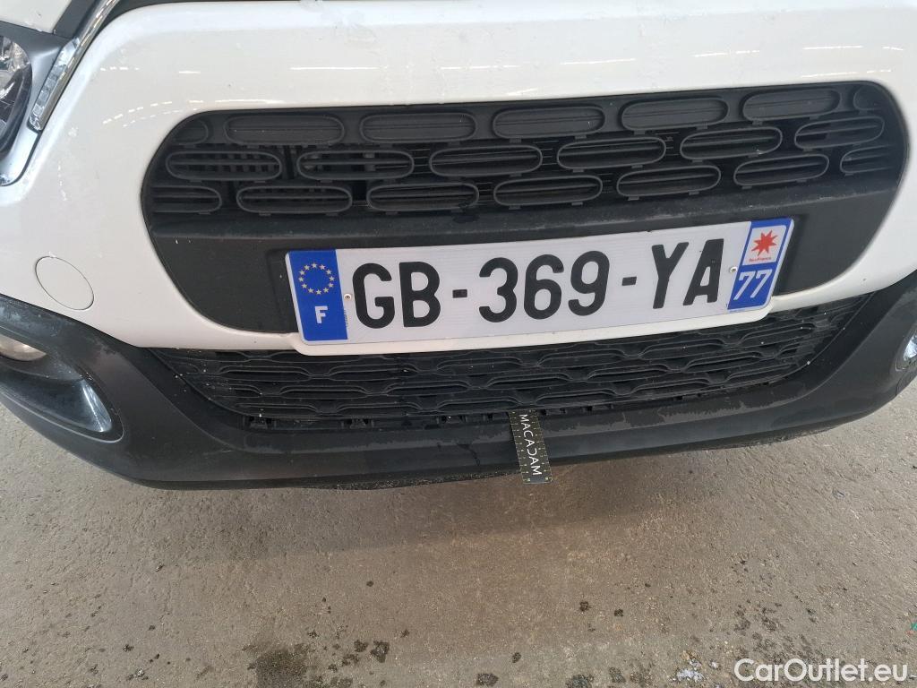  Citroen  C3  Société Feel 1.5 BlueHDI 100CV BVM6 E6d #16