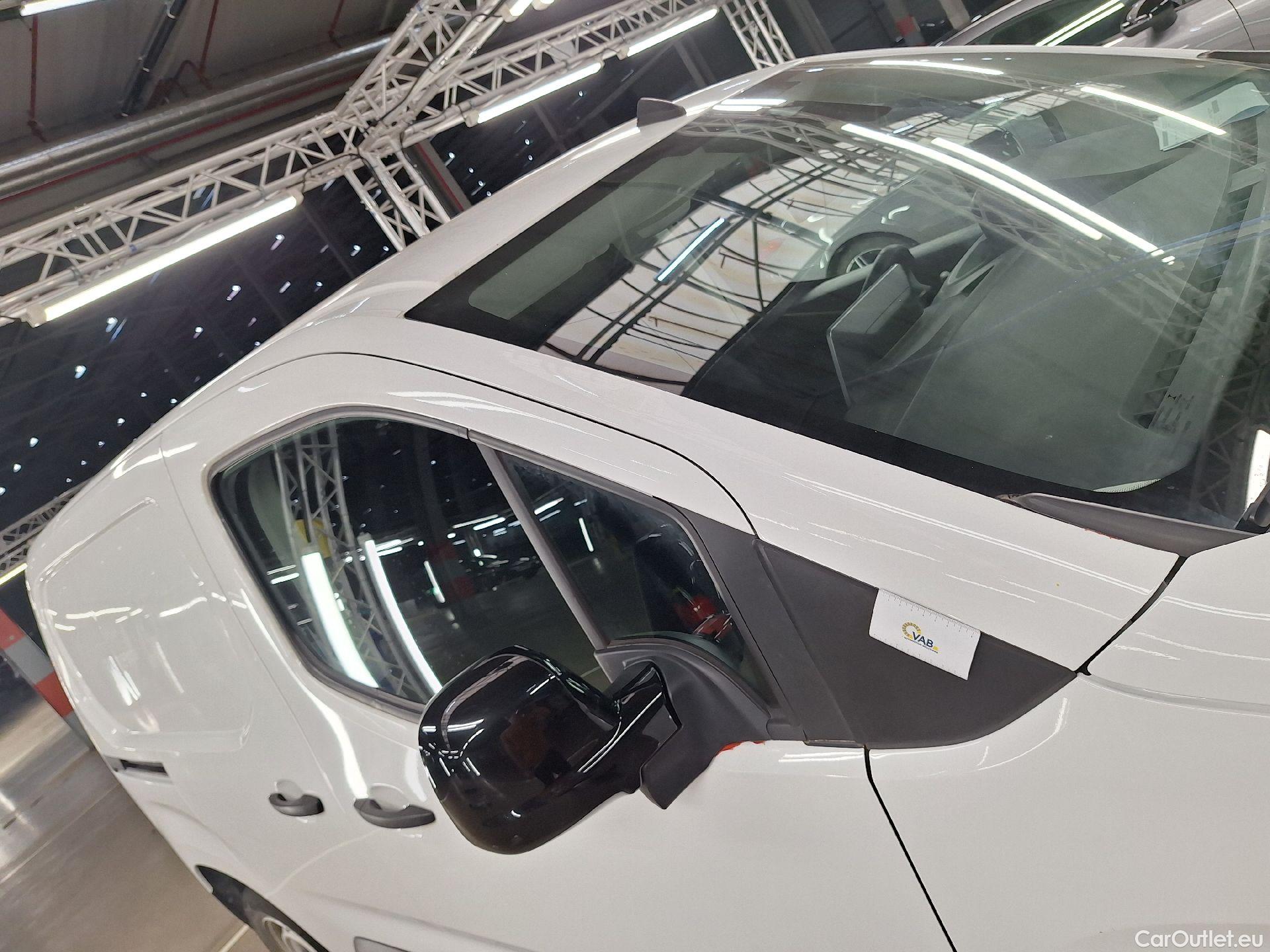  Peugeot  Partner Peugeot, _ '18, Peugeot  1.5 BlueHDi L1 Light 75kW Premium  #39