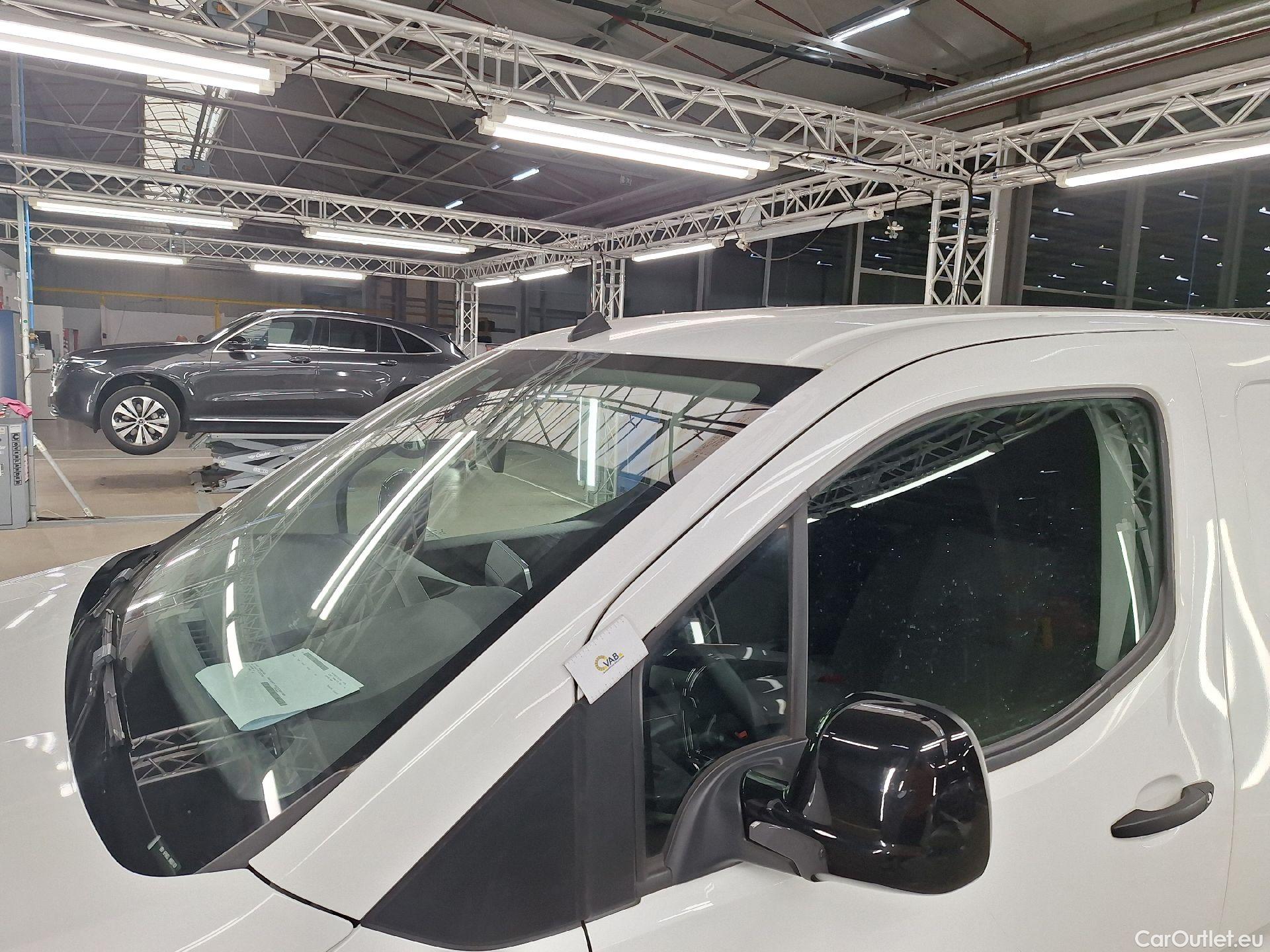  Peugeot  Partner Peugeot, _ '18, Peugeot  1.5 BlueHDi L1 Light 75kW Premium  #42