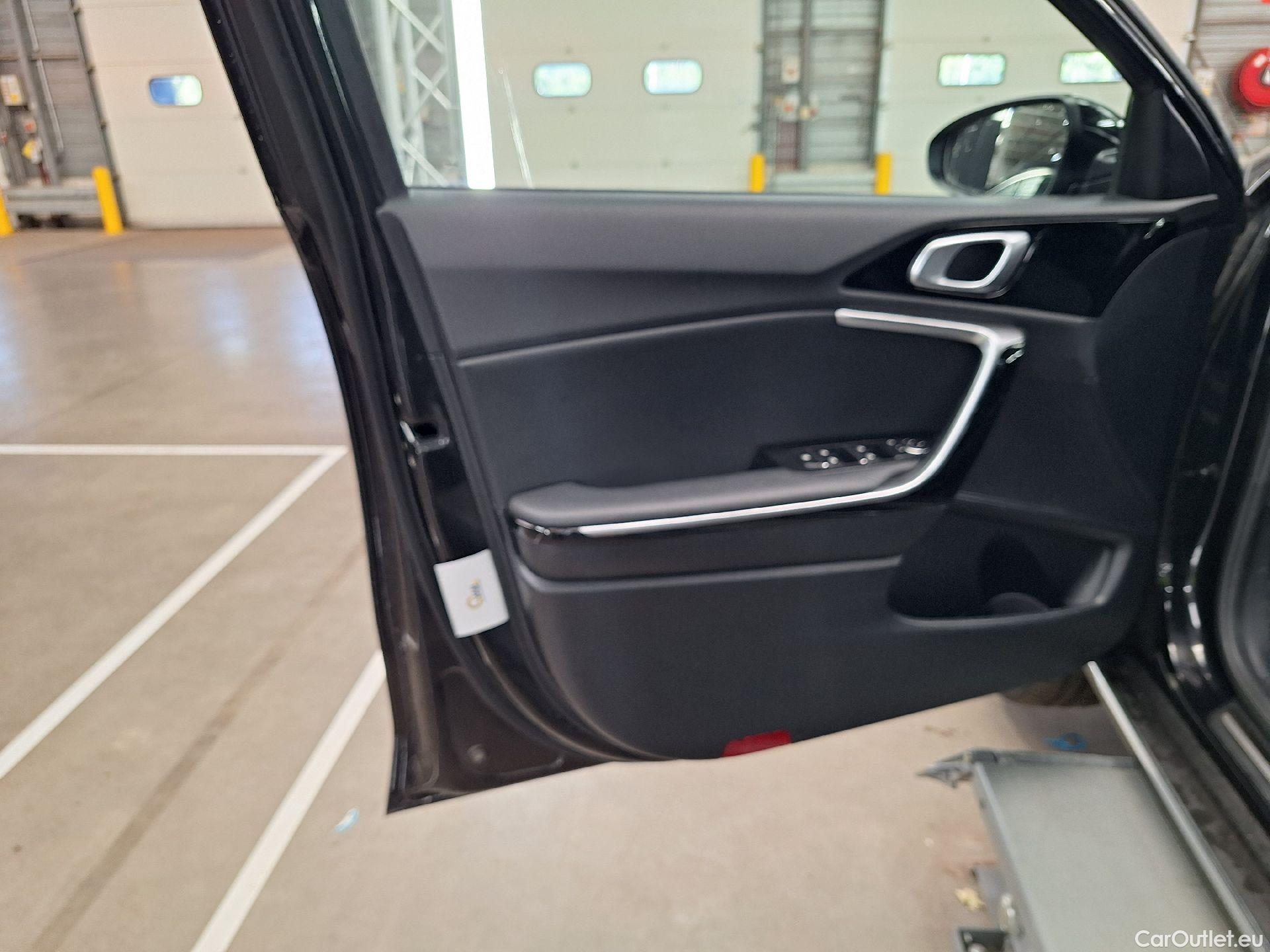  KIA  XCeed Kia,  '19 PHEV, KIA  1.6 GDi PHEV DCT Business Line 5d #8