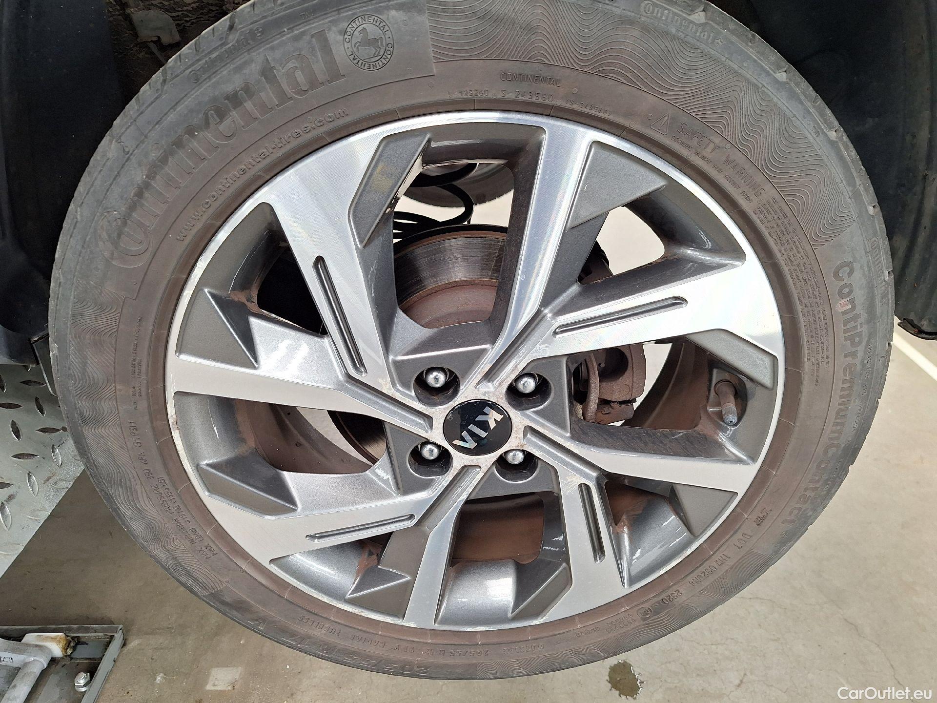  KIA  STONIC Kia,  FL'20, KIA  1.0 T 100 GT Line 5d #29