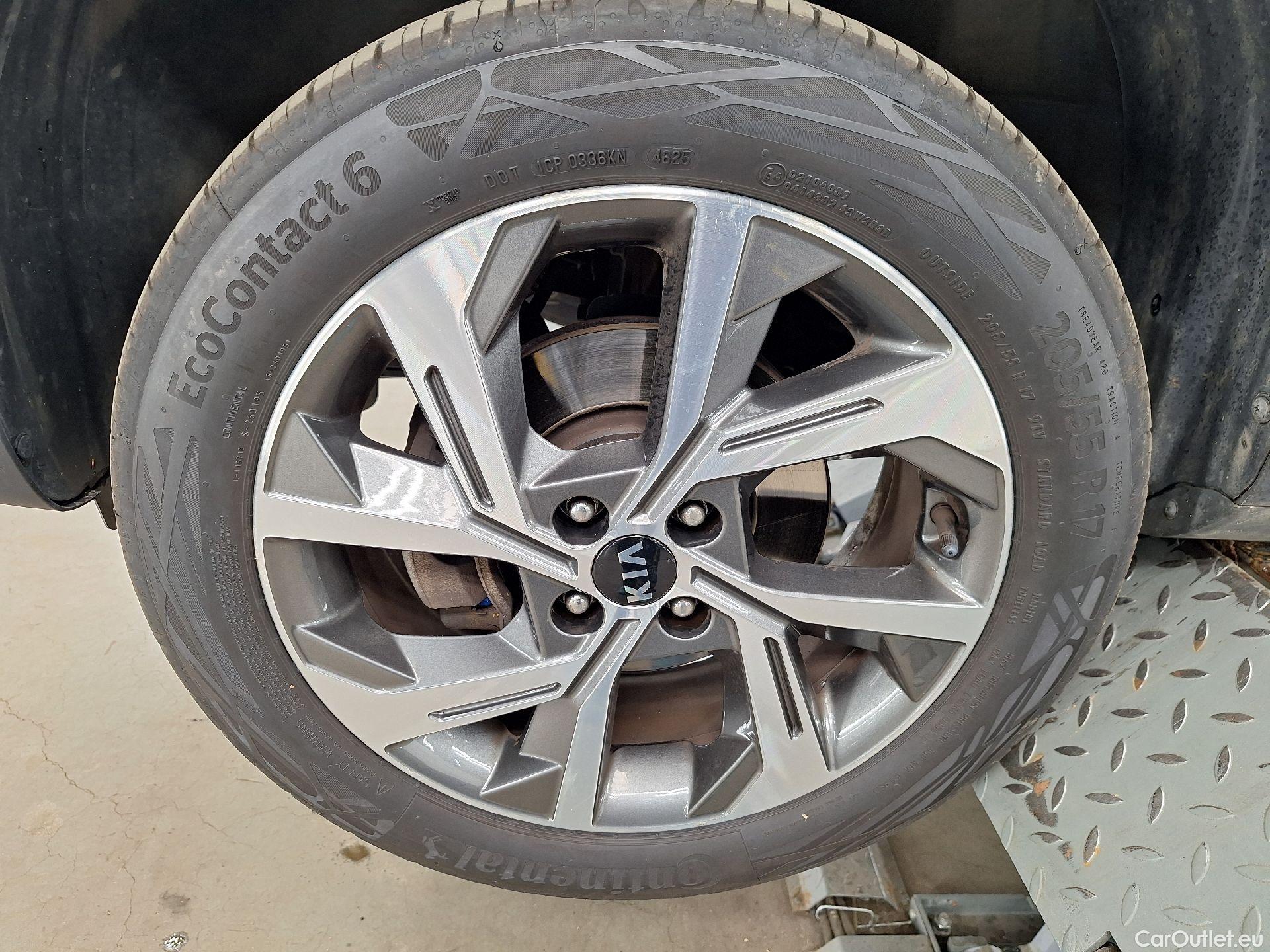  KIA  STONIC Kia,  FL'20, KIA  1.0 T 100 GT Line 5d #25