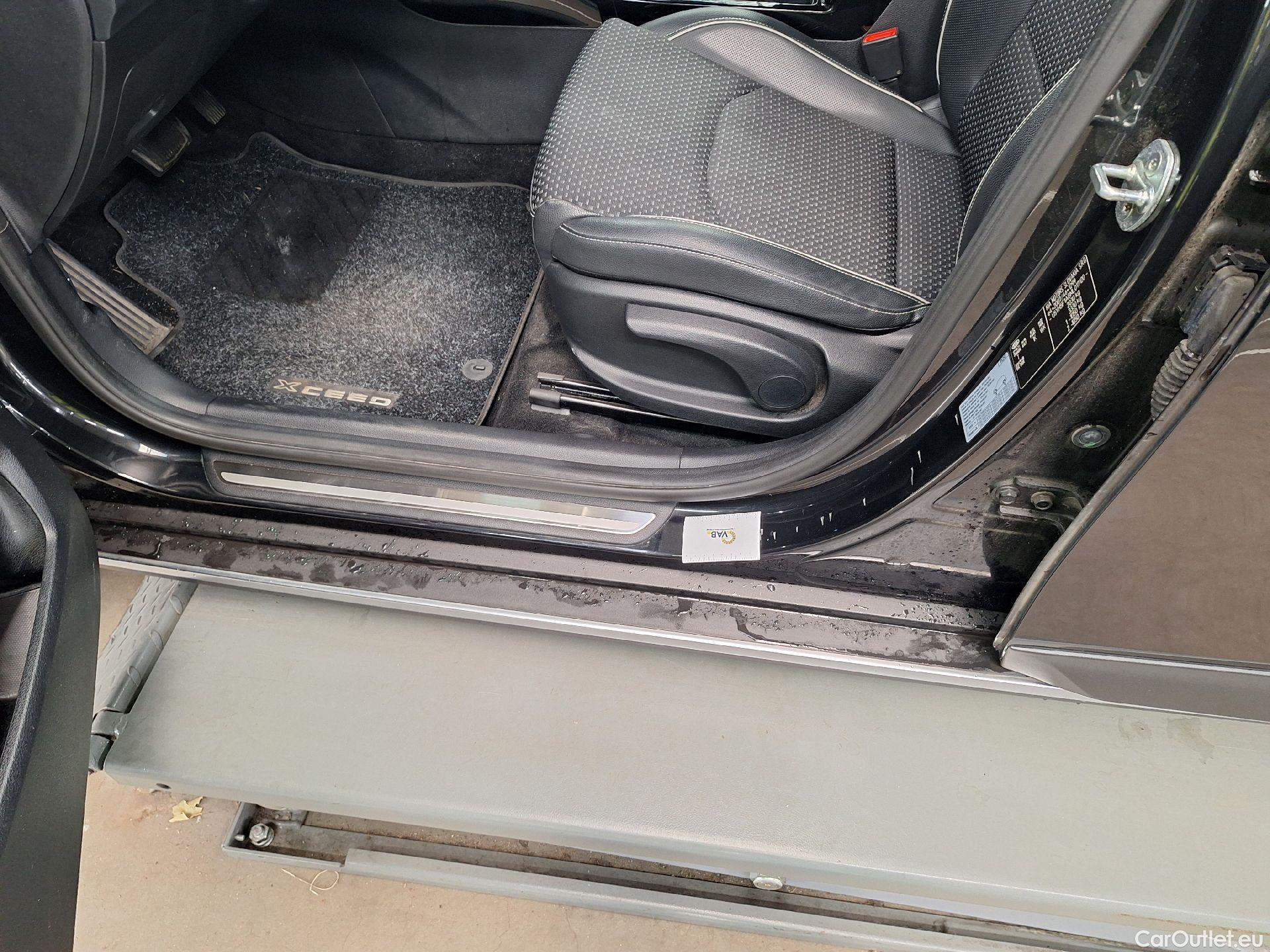  KIA  XCeed Kia,  '19 PHEV, KIA  1.6 GDi PHEV DCT Business Line 5d #6