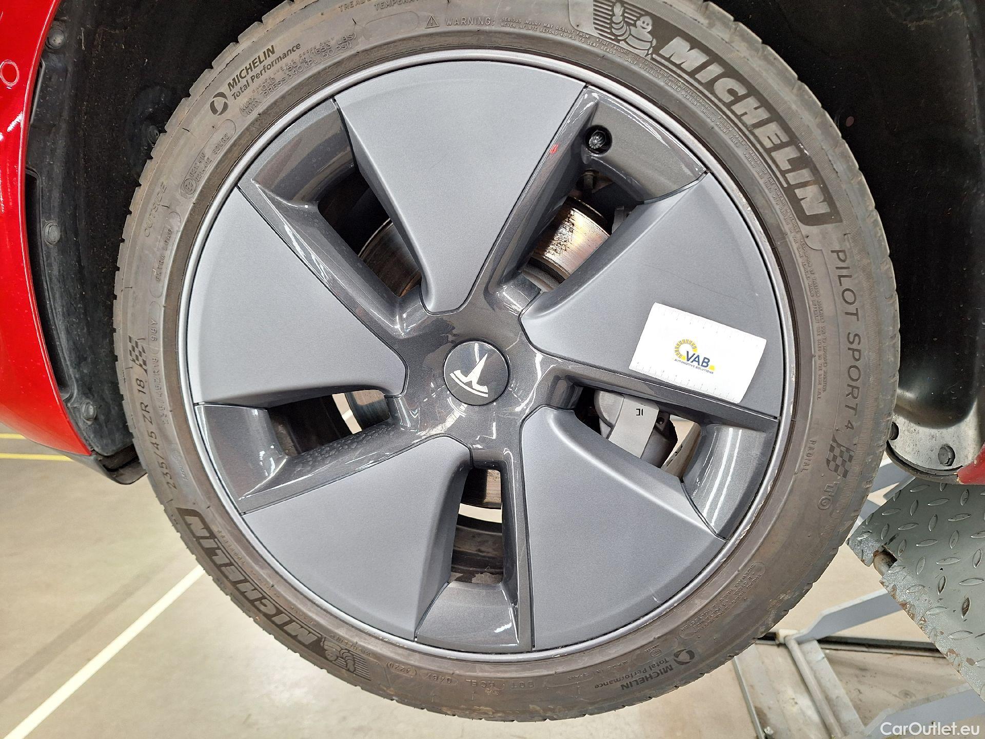  Tesla  Model 3 Tesla,  '18 BEV, Tesla  Standard RWD Plus 4d #18