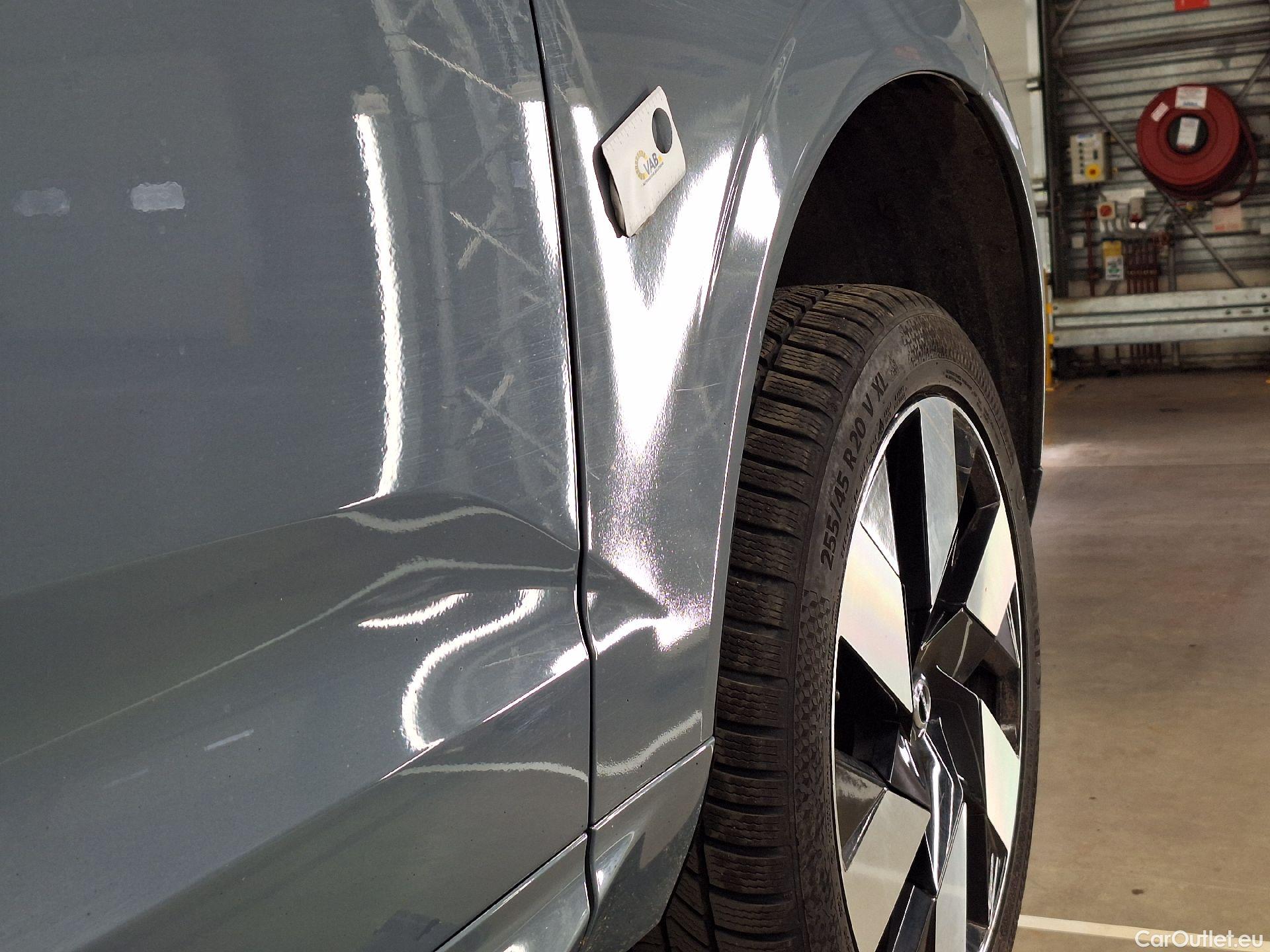  Volvo  XC60 Volvo,  FL'21 PHEV, Volvo  T6 PHEV 4x4 Ultimate Dark Aut. 5d #9