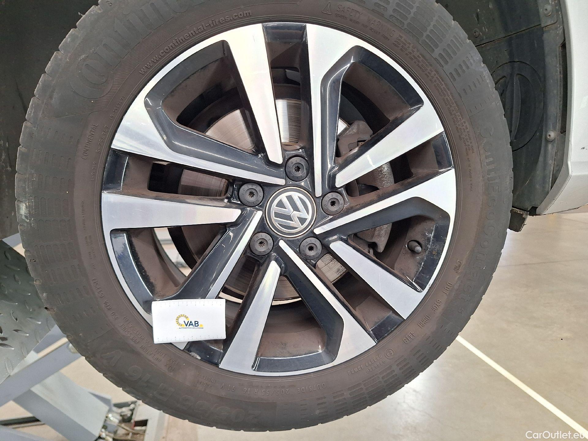  Volkswagen  Golf  VW, VII FL'16, Volkswagen VII 1.5 TSi BlueMotion IQ.Drive 5d #65