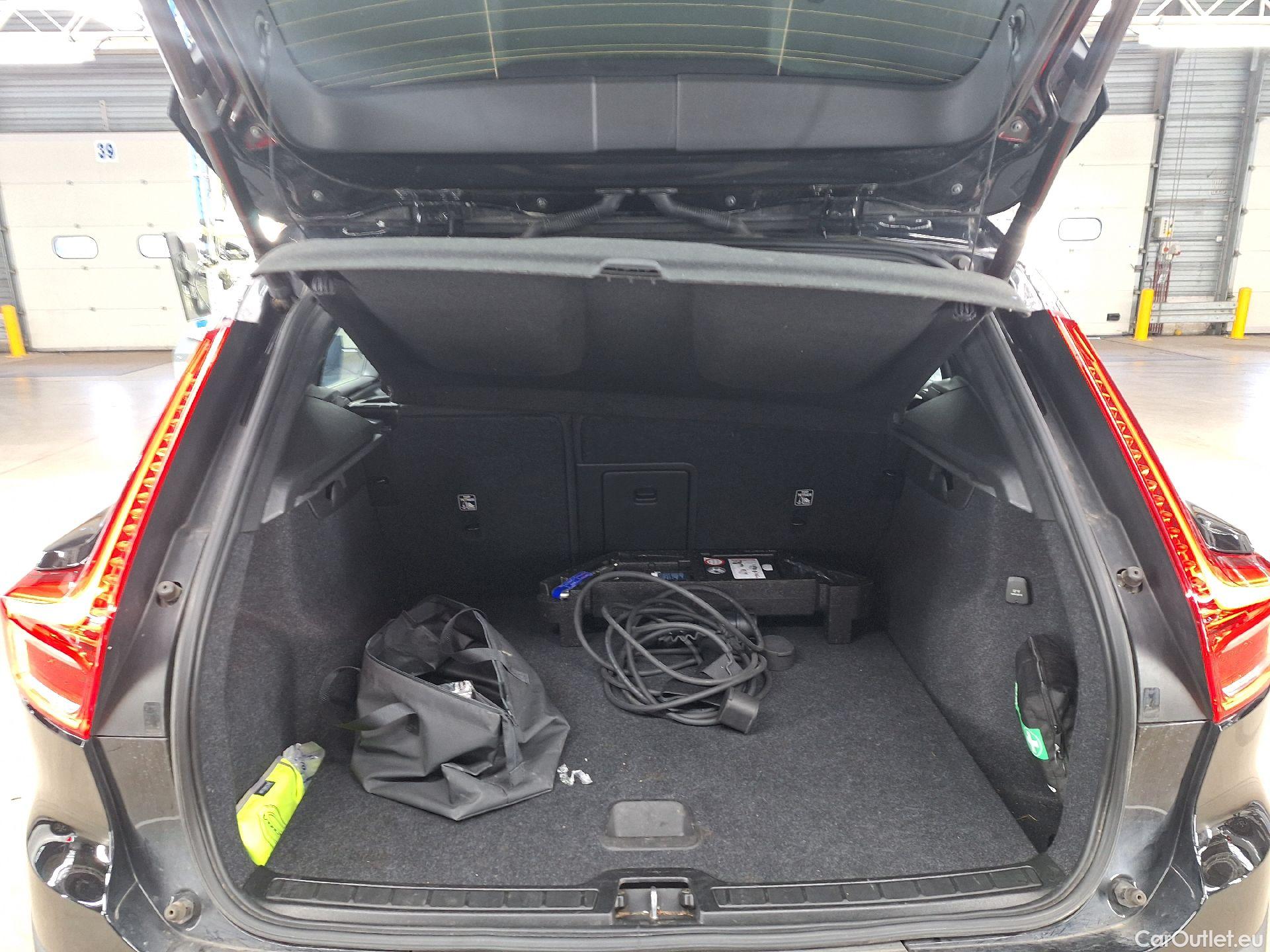  Volvo  XC 40 Volvo, XC40 '17, Volvo XC40 T4 Recharge Geartronic Inscription Expr #3