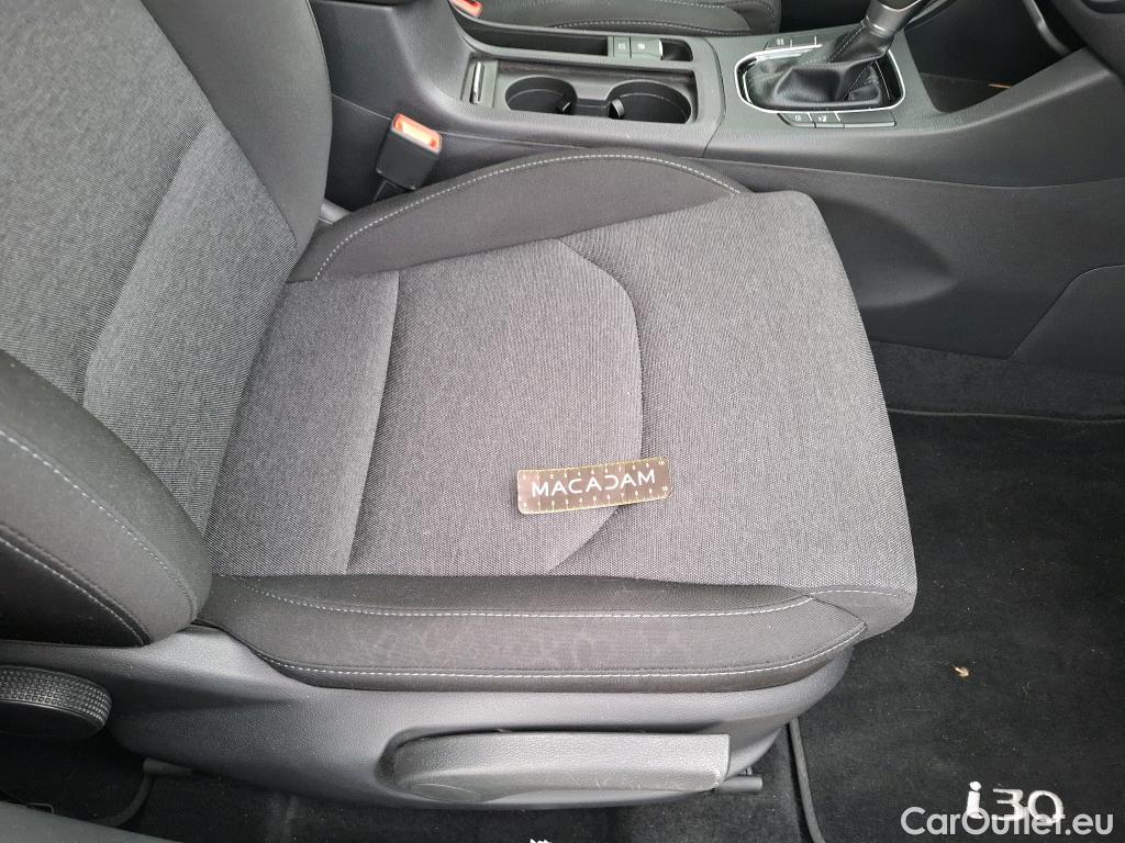  Hyundai  i30 HYUNDAI  Sport Wagon / 2020 / 5P / Break 1.0 T-GDI 120 DCT-7 MHEV CREATIVE SW #19