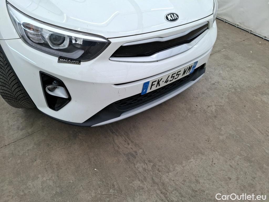  KIA  STONIC KIA  / 2017 / 5P / SUV 1.0 T-GDI 120 DESIGN #1