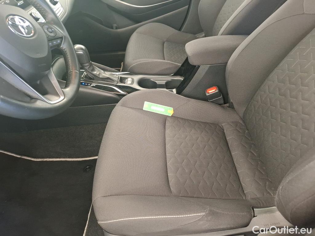  Toyota  Corolla TOYOTA  / 2018 / 5P / Berline Hybride 122h Dynamic #40