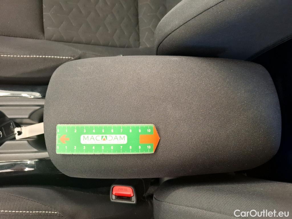  Toyota  Corolla TOYOTA  / 2018 / 5P / Berline Hybride 122h Dynamic #44