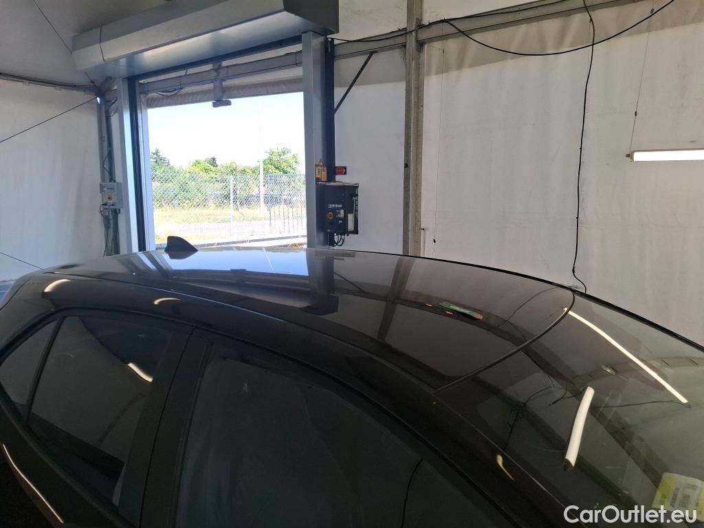  Toyota  Corolla TOYOTA  / 2018 / 5P / Berline Hybride 122h Dynamic #34