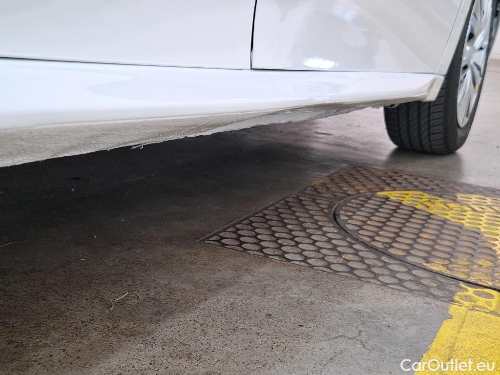  Peugeot  208  Premium 1.5 HDi 100CV BVM6 E6d #4