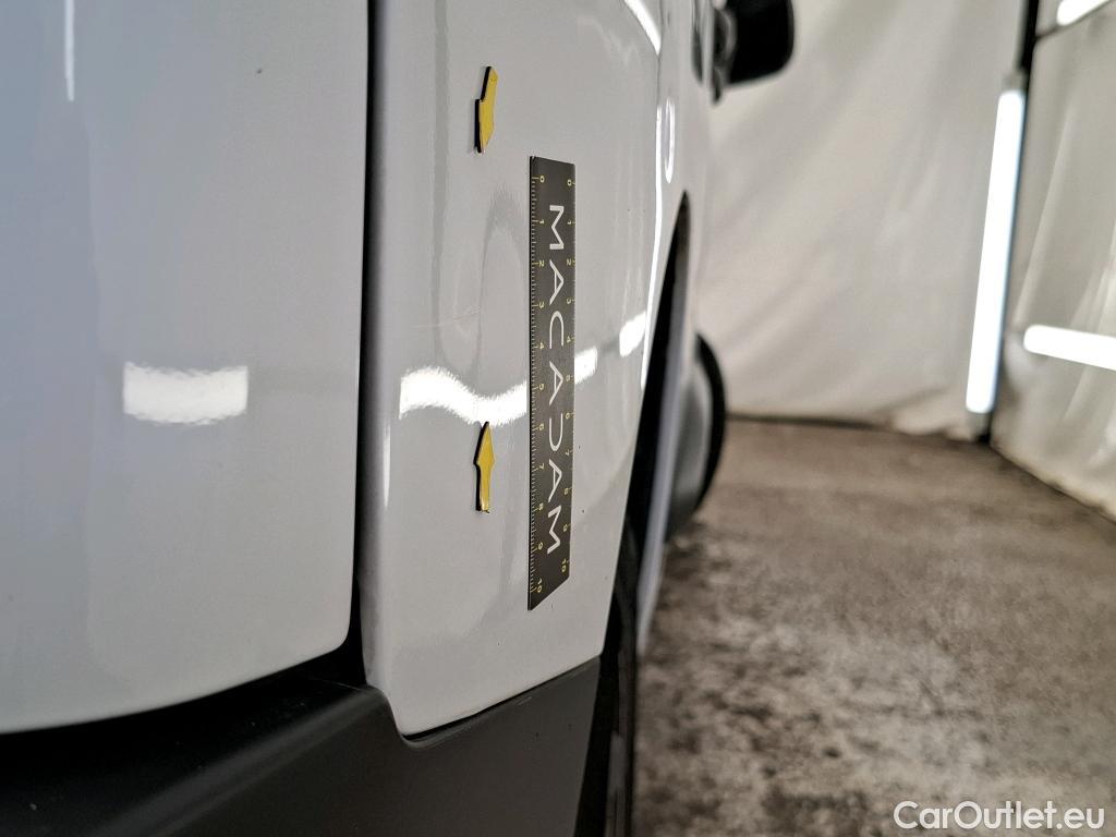  Peugeot  Partner PEUGEOT  / 2018 / 4P / Fourgonnette Taille M 650kg BlueHDi 100 S&S BVM6 #2
