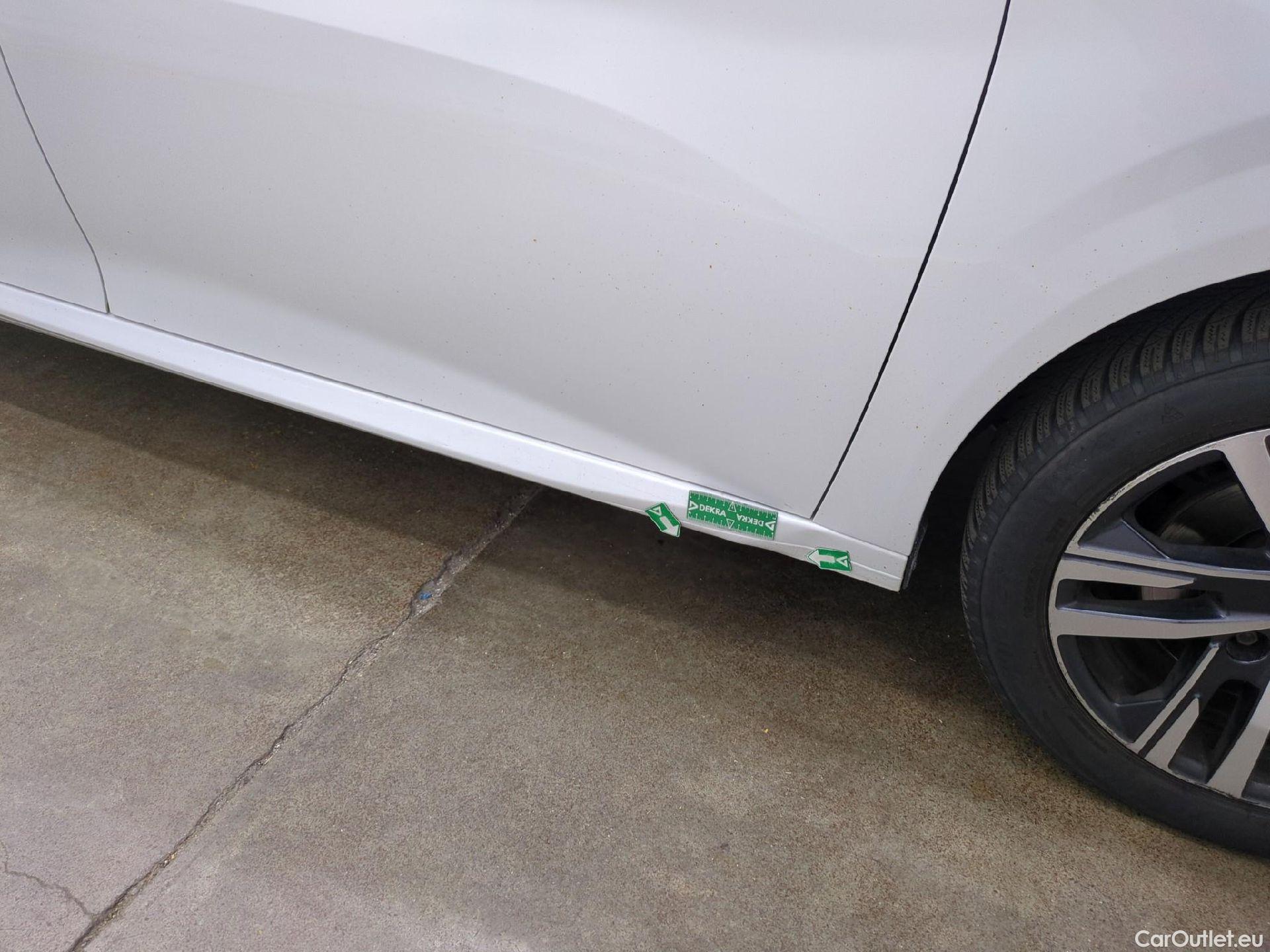  Peugeot  208  Allure Pack 1.2 PureTech 100CV BVA8 E6d #51
