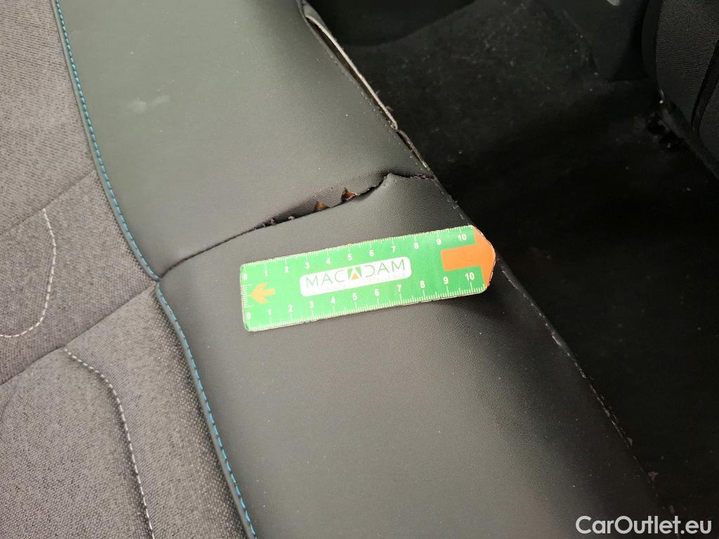  Citroen  C4  X Plus 1.2 PureTech 130CV BVA8 6E #3