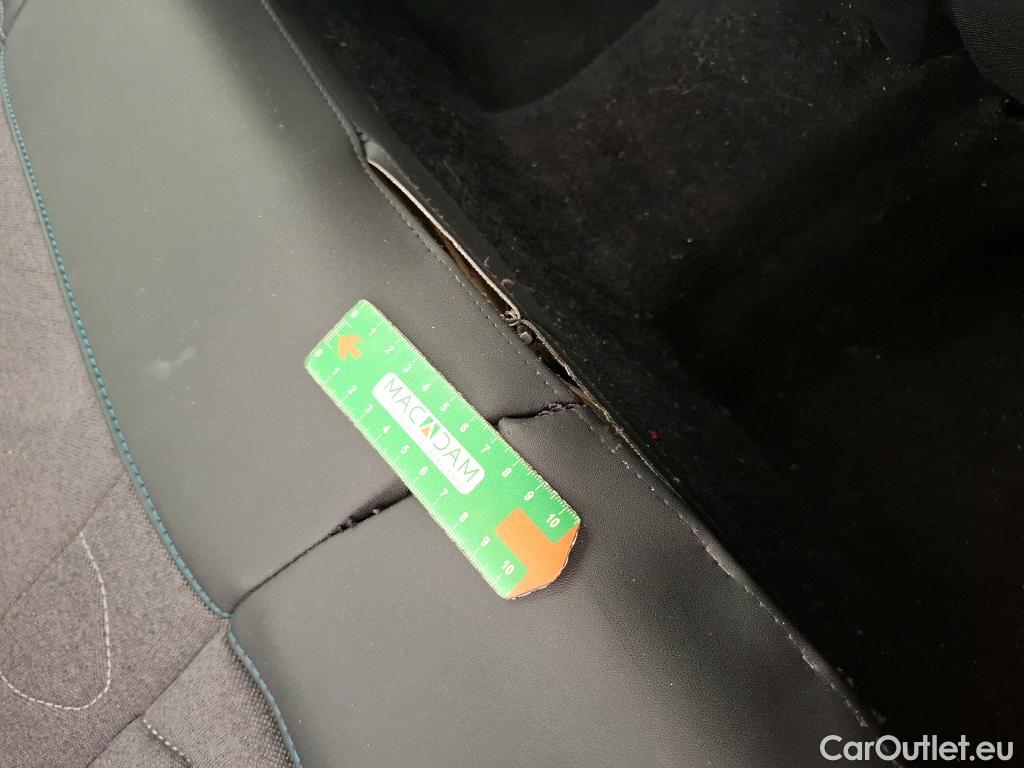 Citroen  C4  X Plus 1.2 PureTech 130CV BVA8 6E #4
