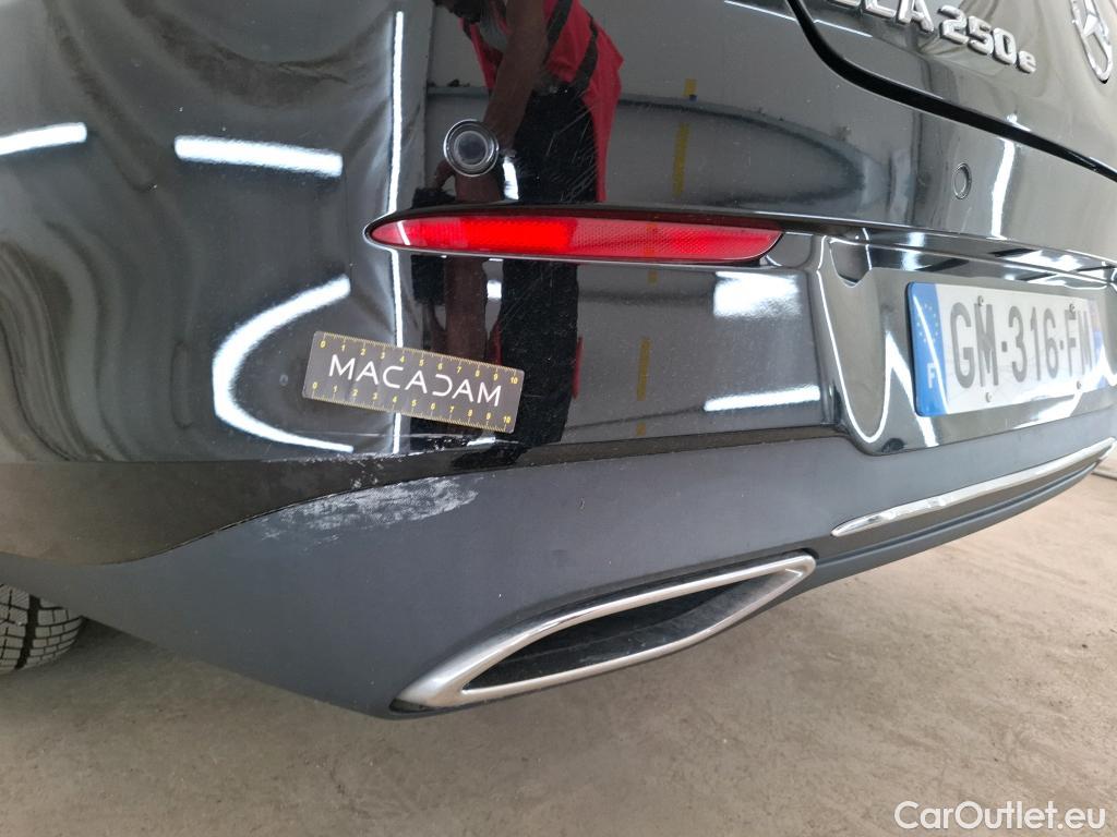  Mercedes  CLA-Klasse MERCEDES-BENZ CLA Coupe / 2019 / 4P / Coupé CLA 250 e Progressive Line #1
